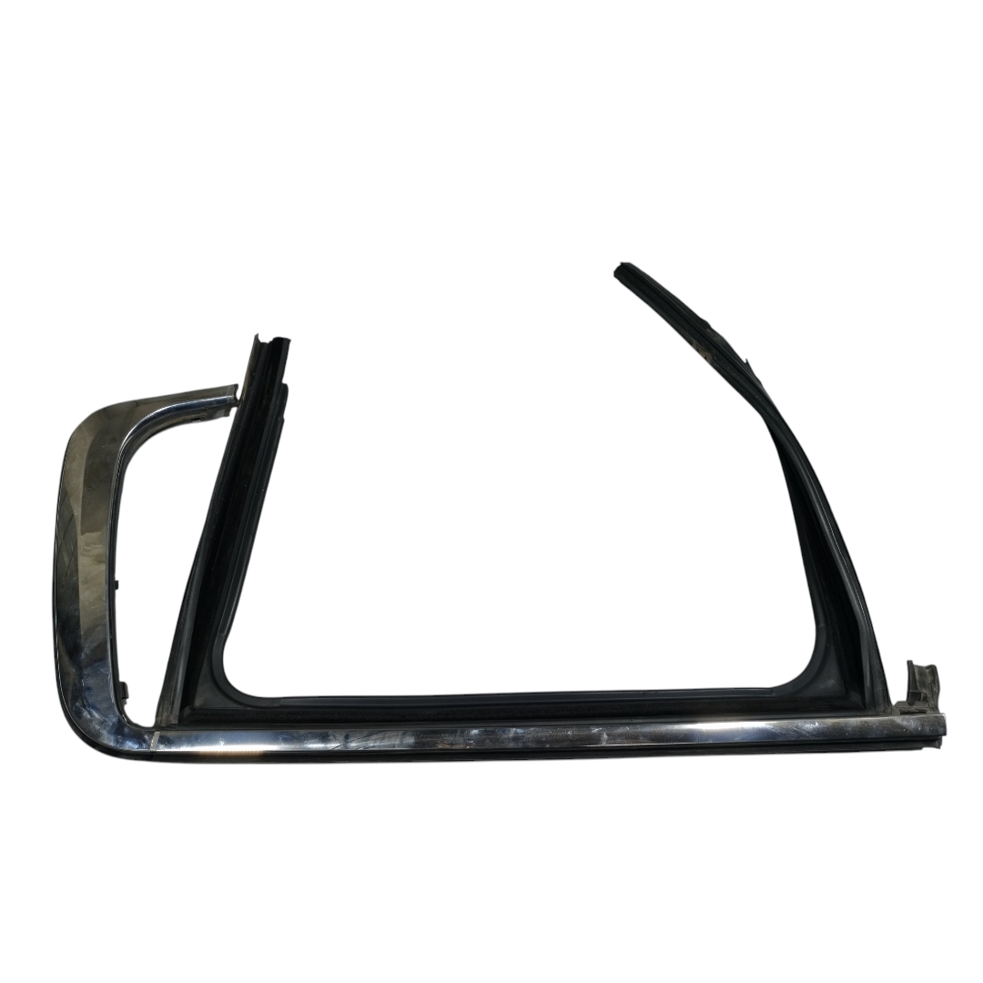 moldura porta traseira esquerda rampage Laramie 2024
