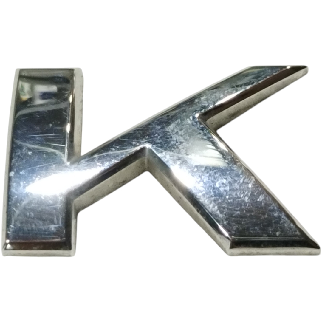 letra K tampa traseira byd king gl 2025
