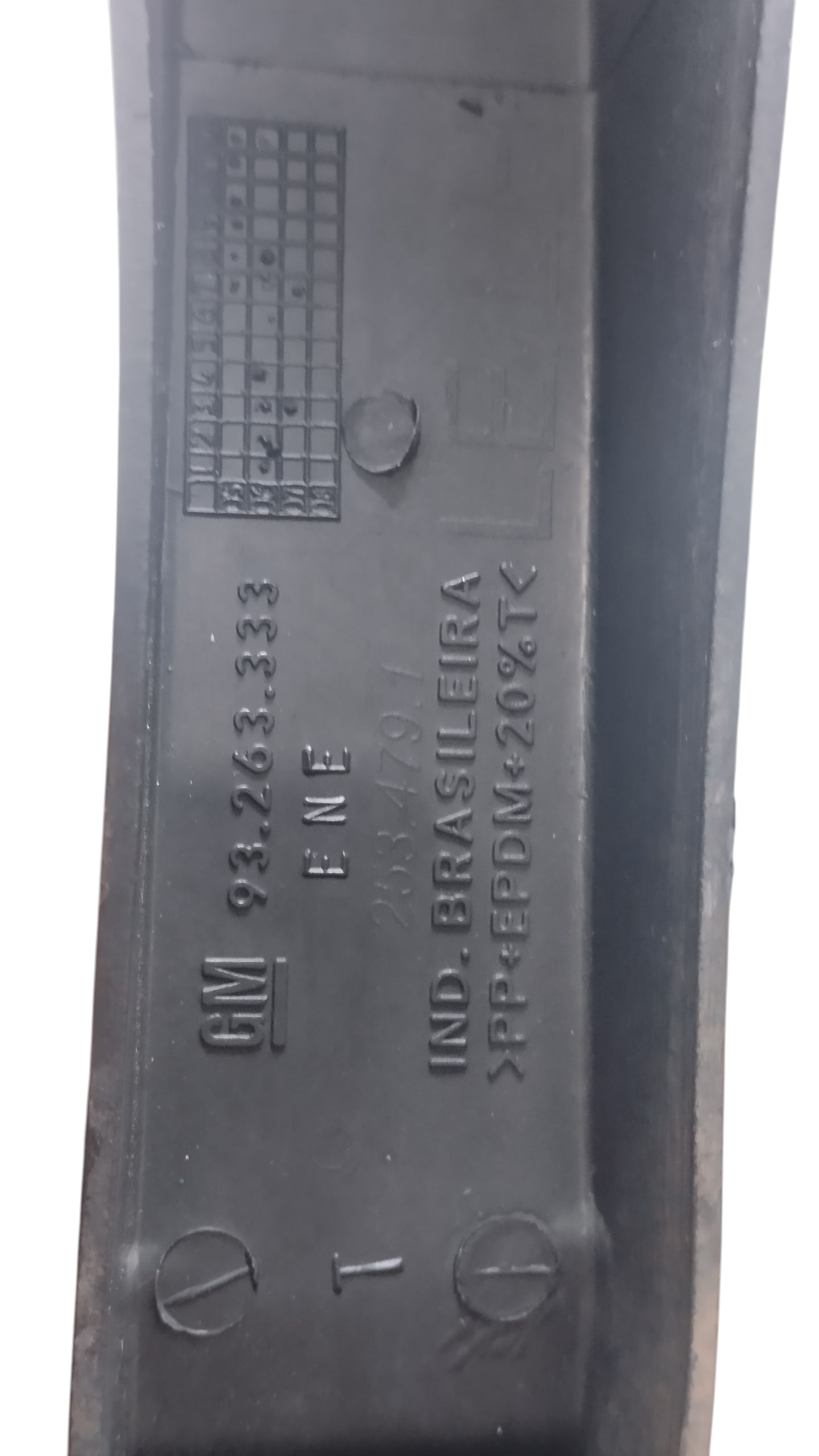 suporte para-choque traseiro esquerdo Gm Corsa Hatch 2009 2