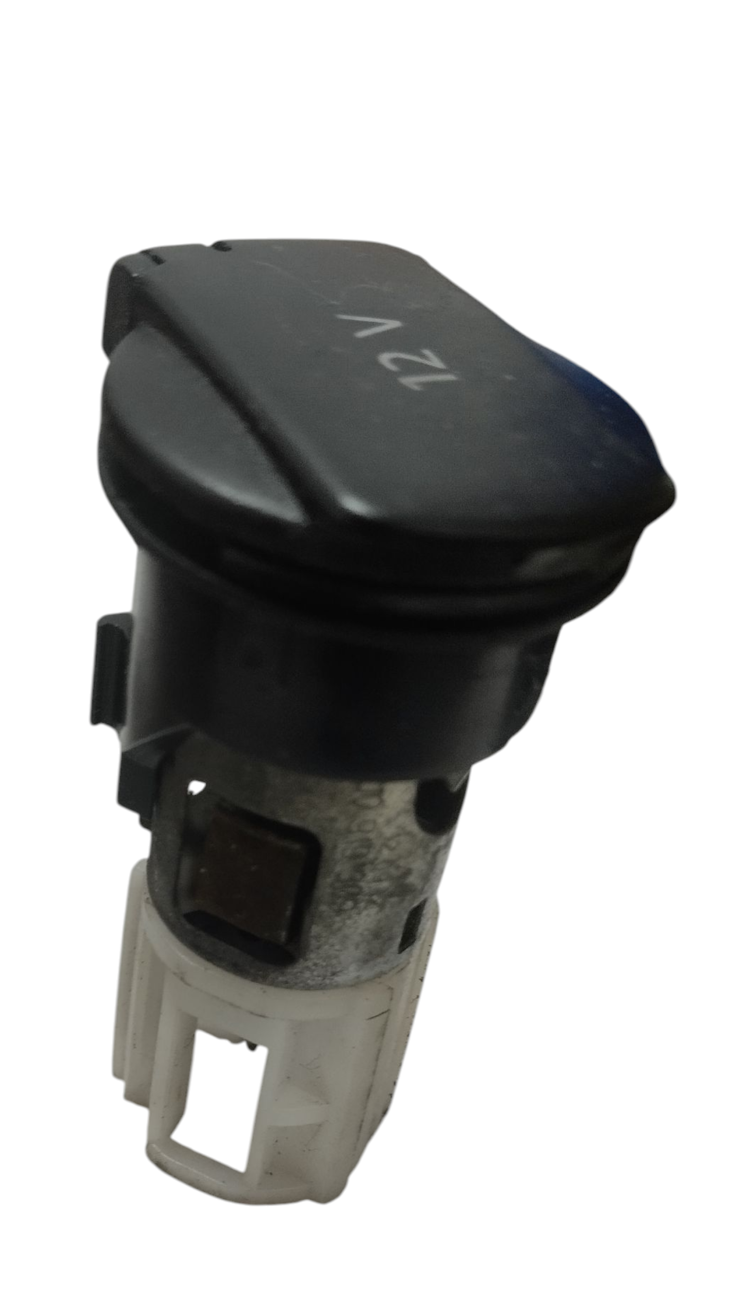 tomada de 12V Fox 2015 a 2020 4