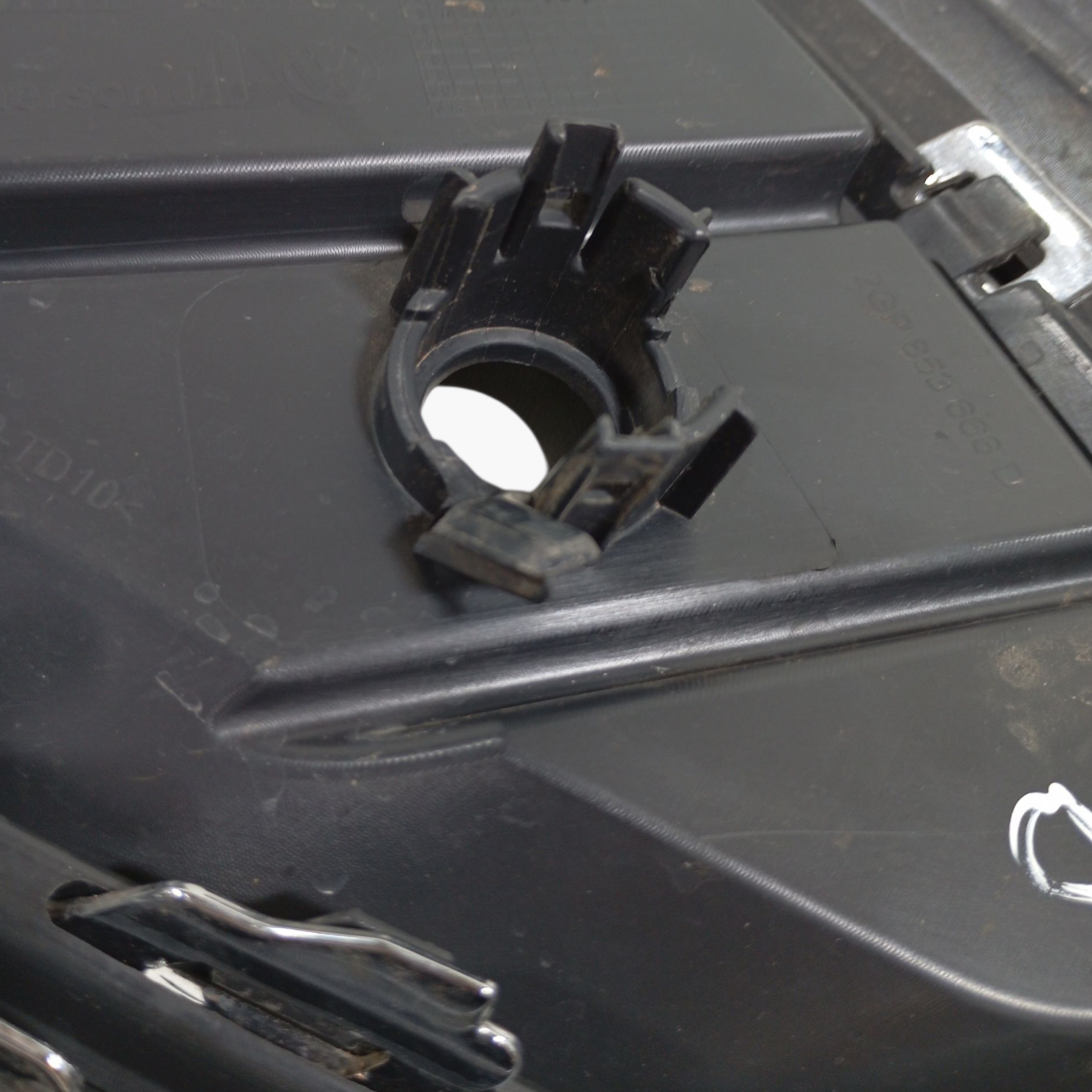 Moldura para choque dianteiro direito Volkswagen Tcross Hl Tsi 1.4 2025 10