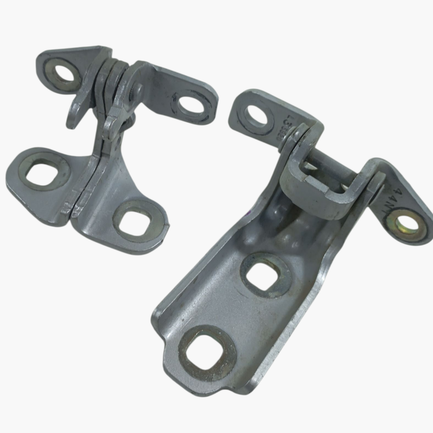 Dobradiça Porta Tráseira Esquerda Chevrolet Cruze Lt Nb 1.4 2022