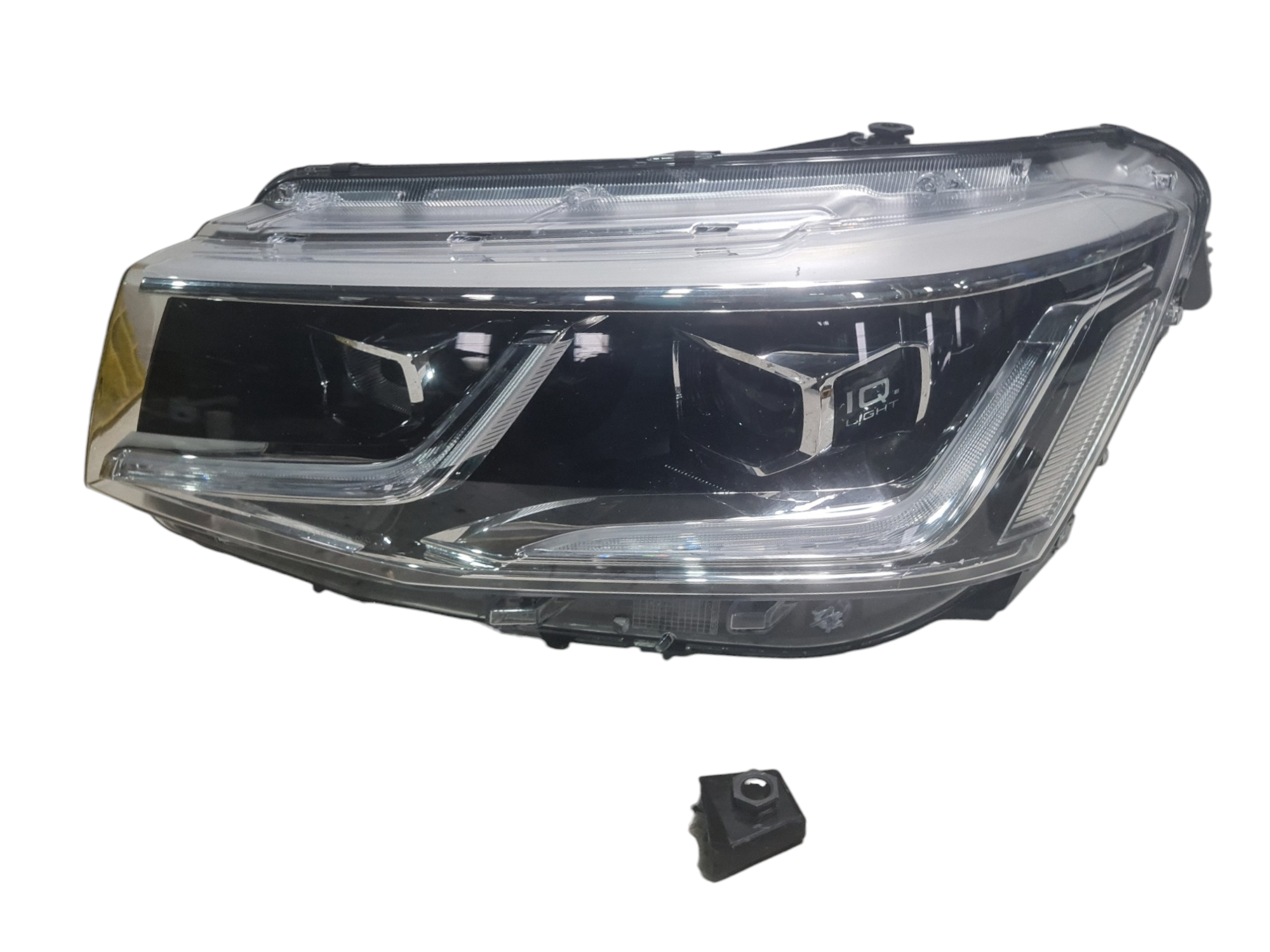 Farol diant esquerdo VW Taos ano 2021 a 2025 Com detalhes