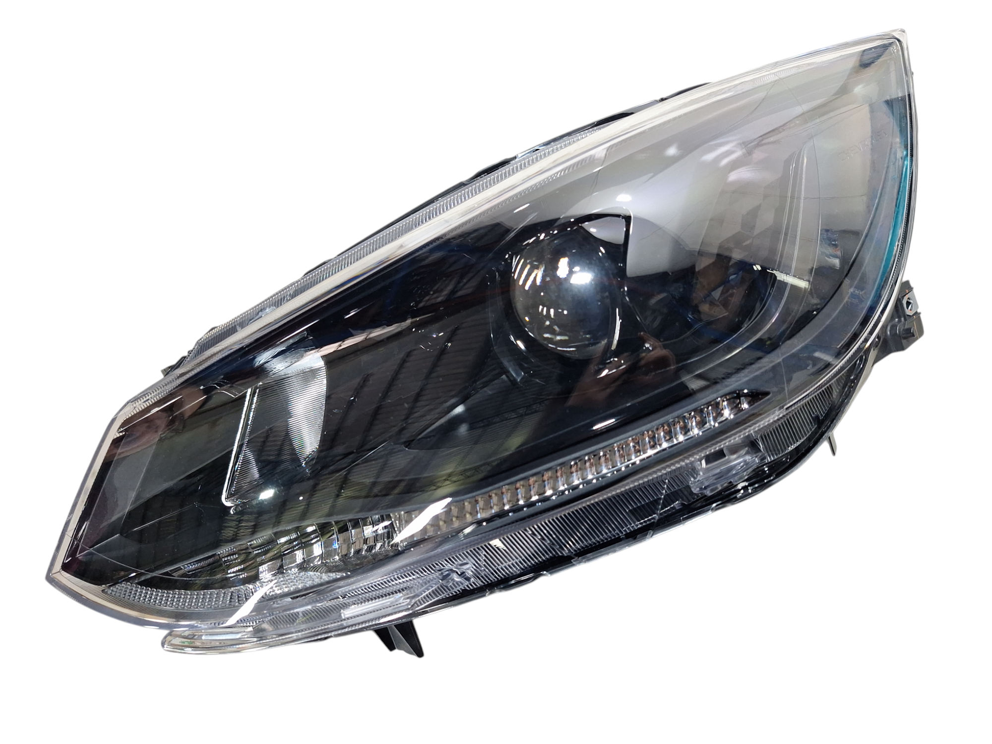 farol dianteiro esquerdo Chevrolet onix 2020 2026 detalhe