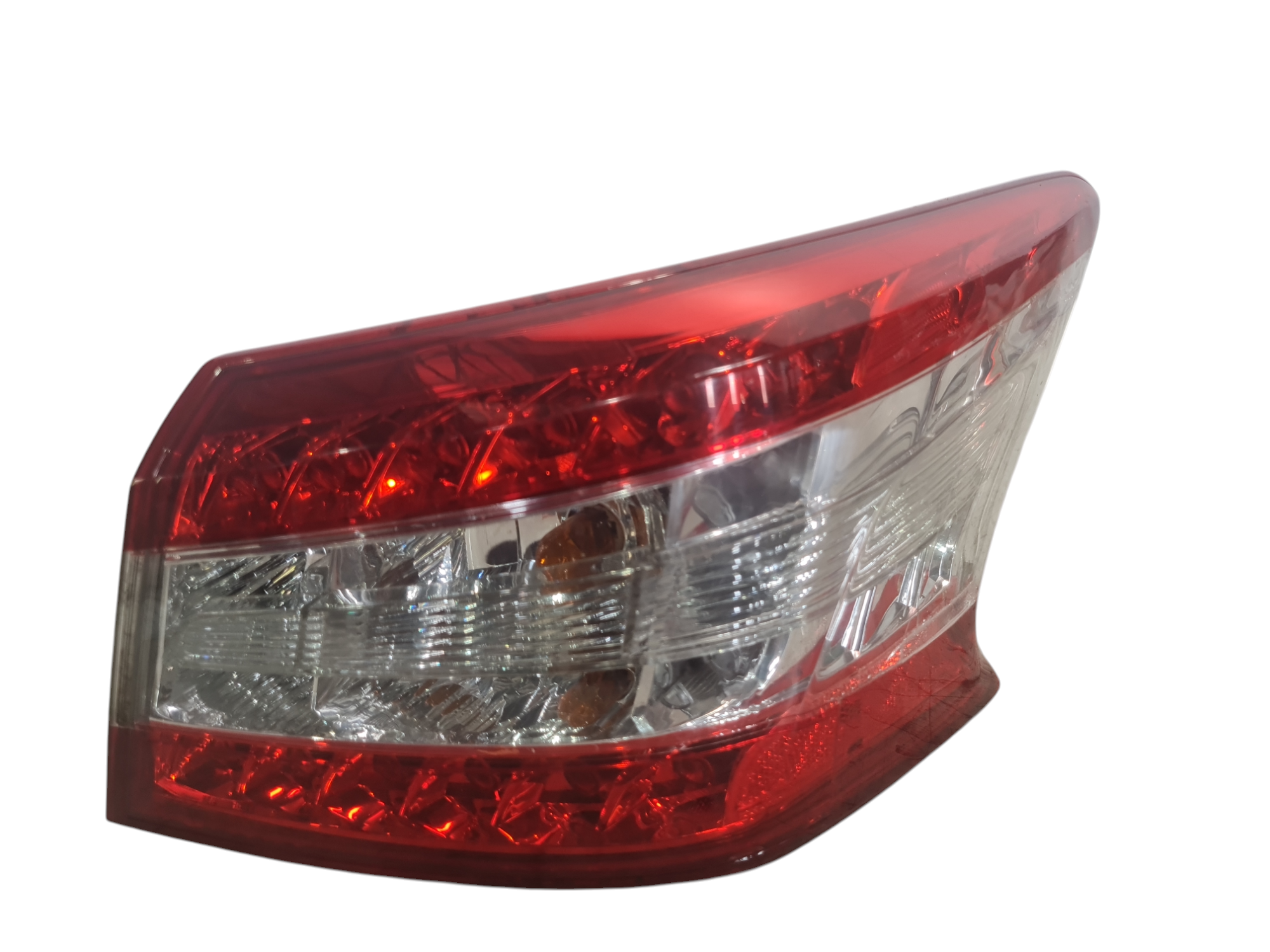Lanterna traseira direita Nissan Sentra 2015 2016 C Detalhes