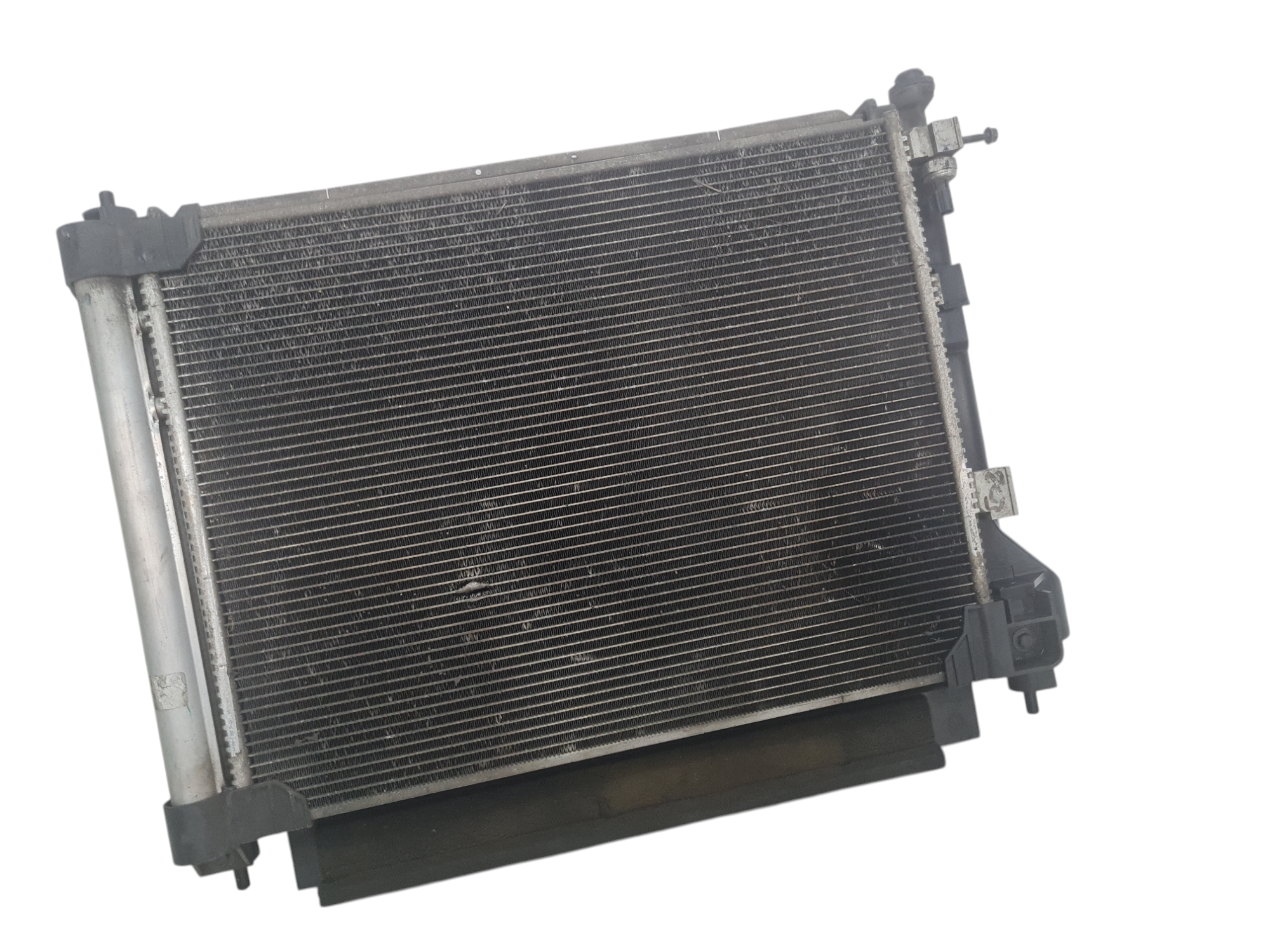 Kit radiador Nissan Sentra anos 2015 a 2016 Com detalhes
