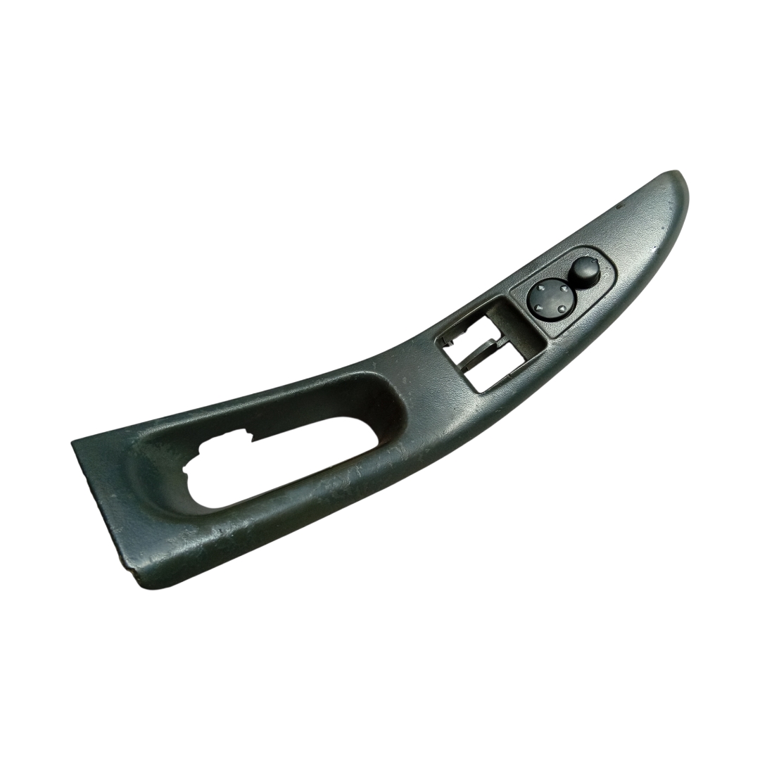 Moldura Botões Retrovisor Dianteiro Esquerdo Audi A3 Detalhe