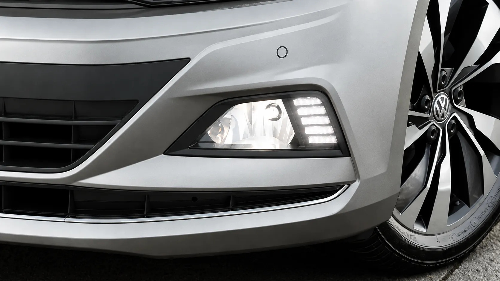 Farol esquerdo milha Volkswagen polo virtus 2018 2022