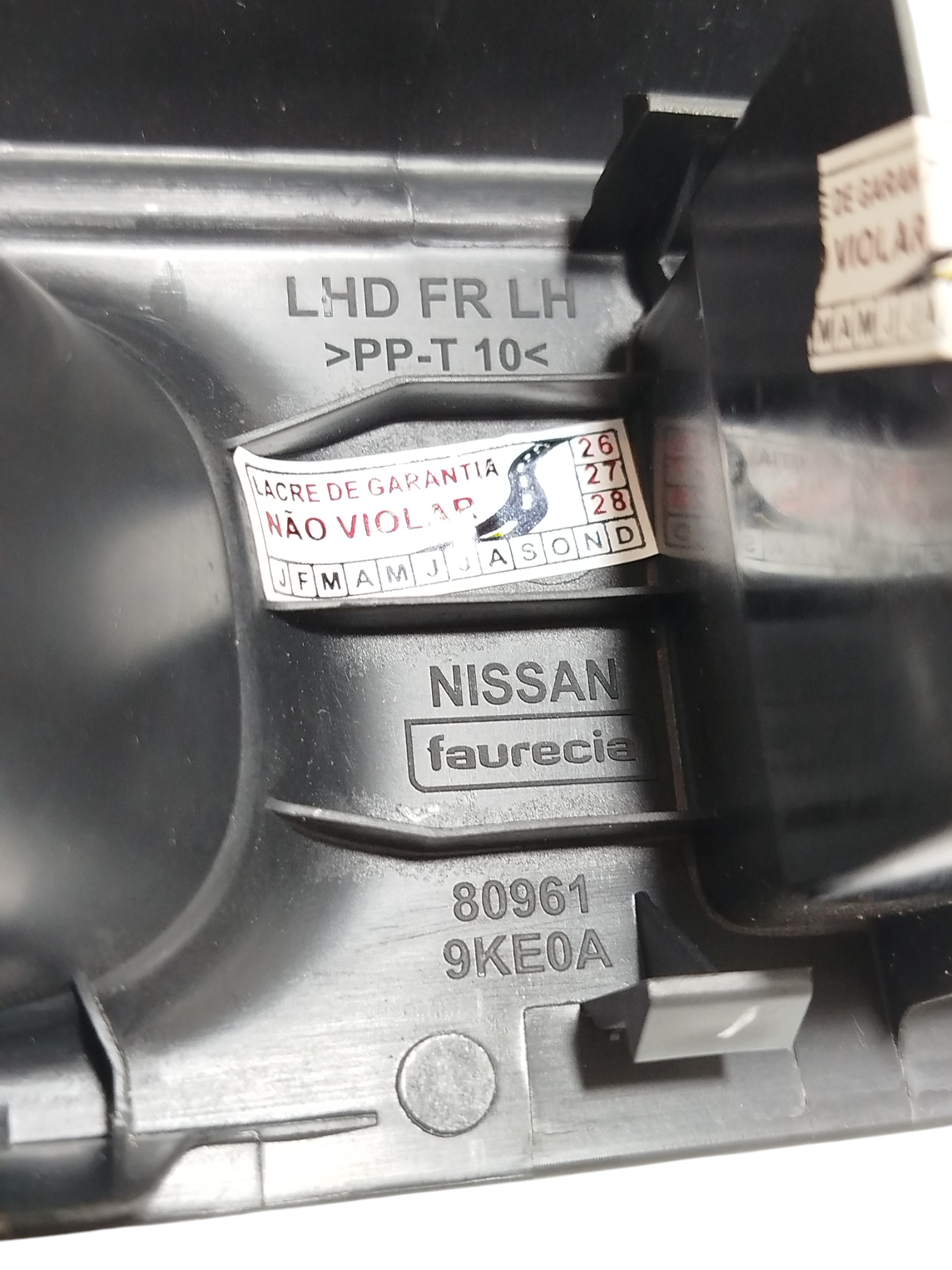 Moldura Botões Comando Vidro Motorist Diant Esq Nissan Versa 2