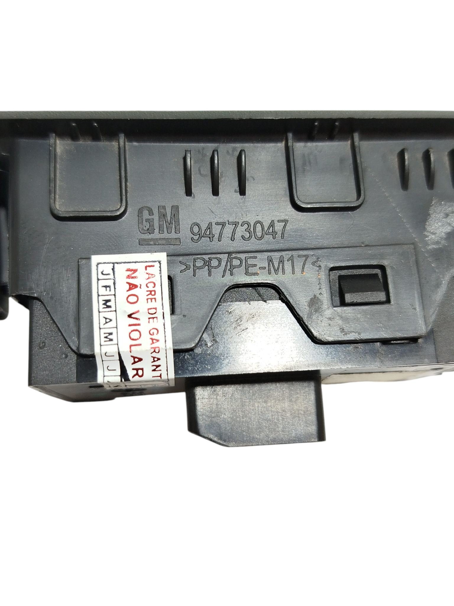 Moldura Botão Vidro Trás Esq GM Onix 94773047 2