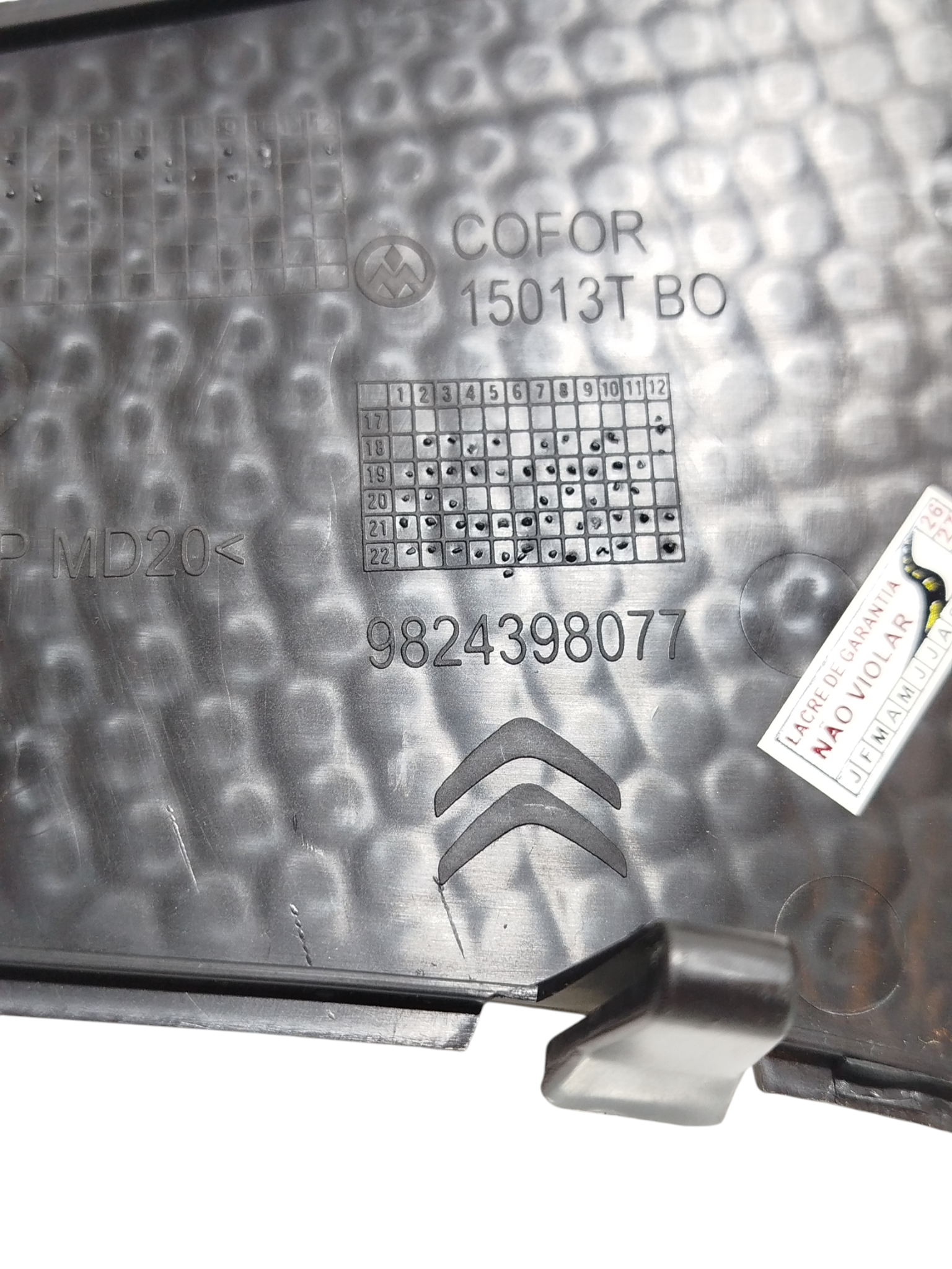 Moldura Tampa Churrasqueira Direita Peugeot 208 2014 2