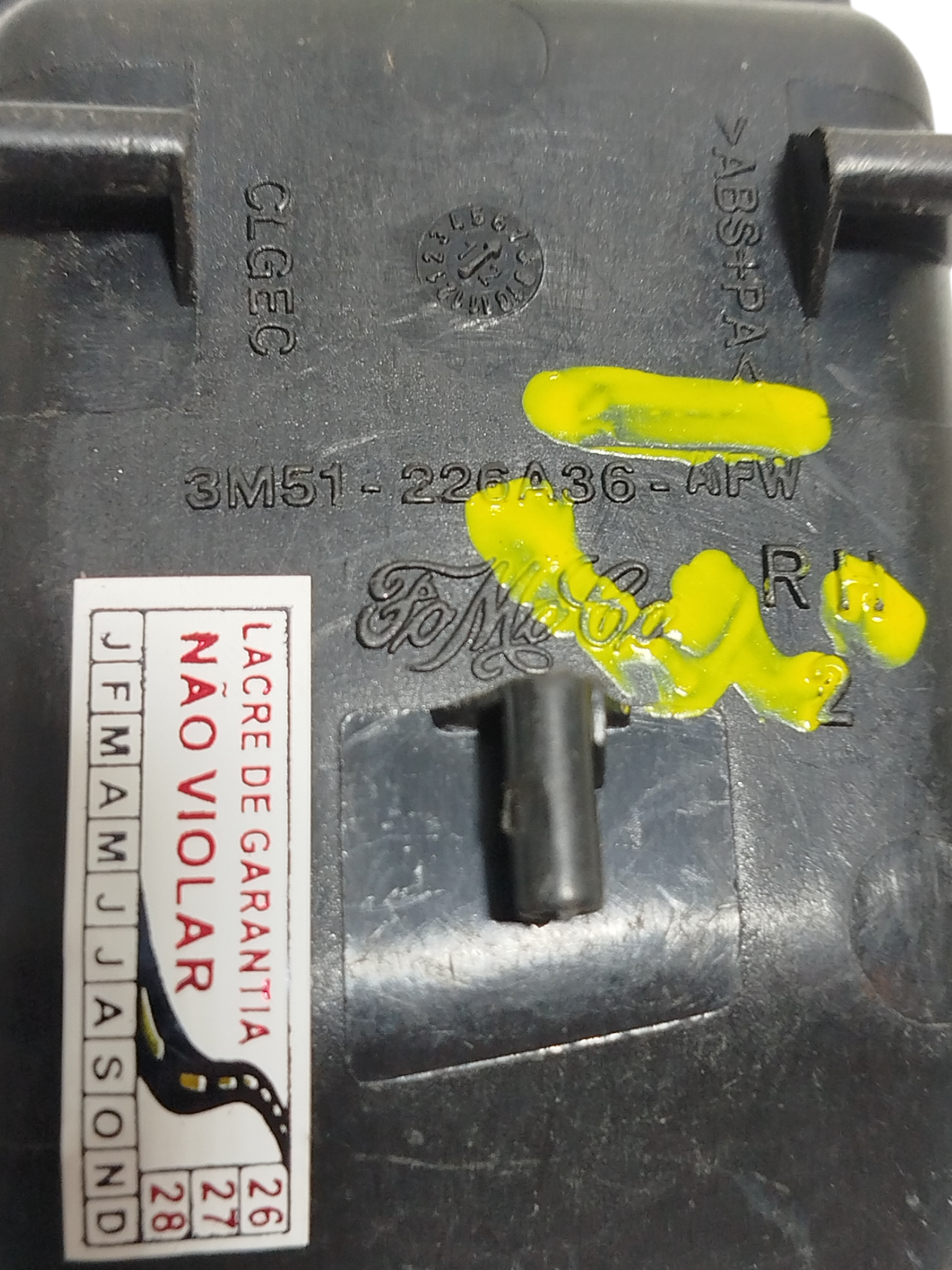 Moldura Botão Vidr Tras Direito Ford Focus 2013 3m51226a36 2