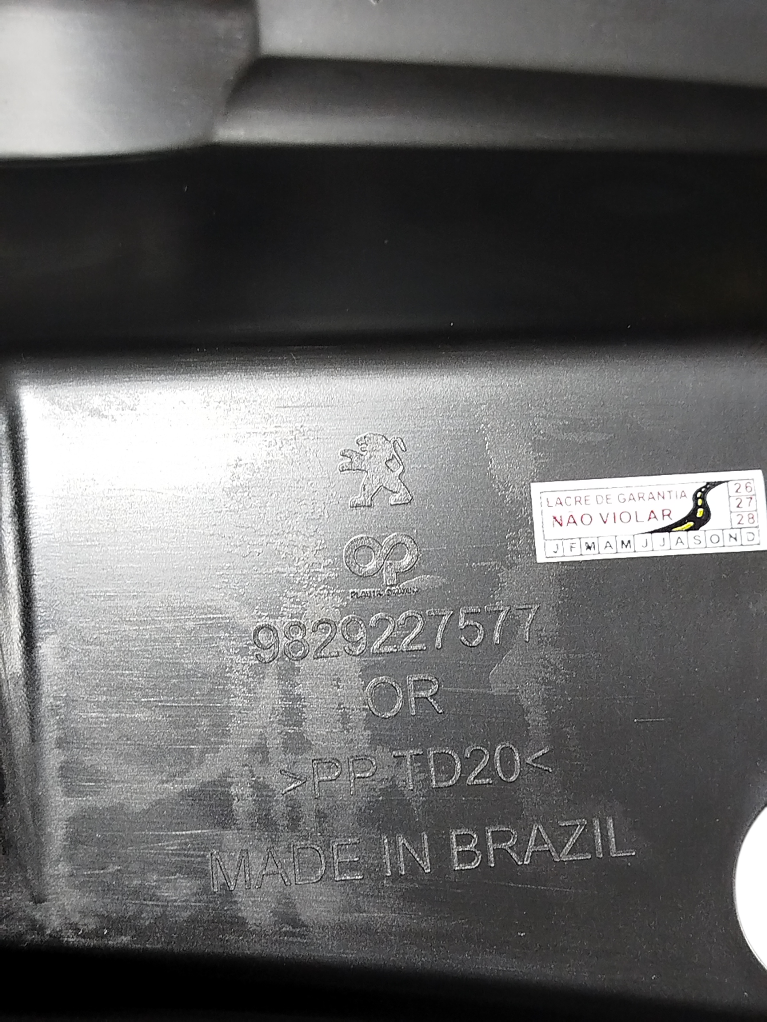 Grade Superior Parachoque Dianteiro Peugeot 2008 9829227577 Preto 2
