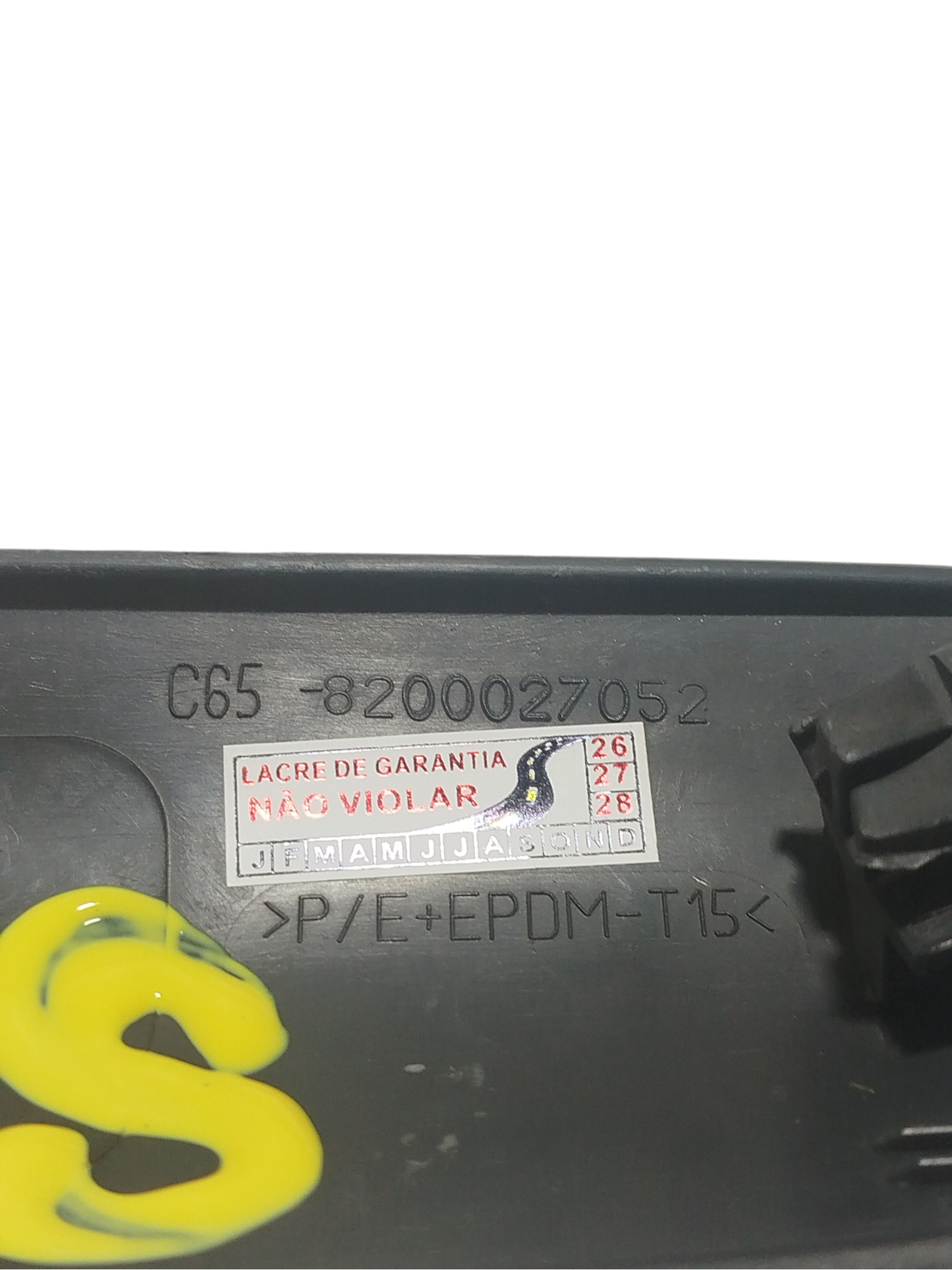 friso lateral traseiro direito Clio 2002 8200027052 2
