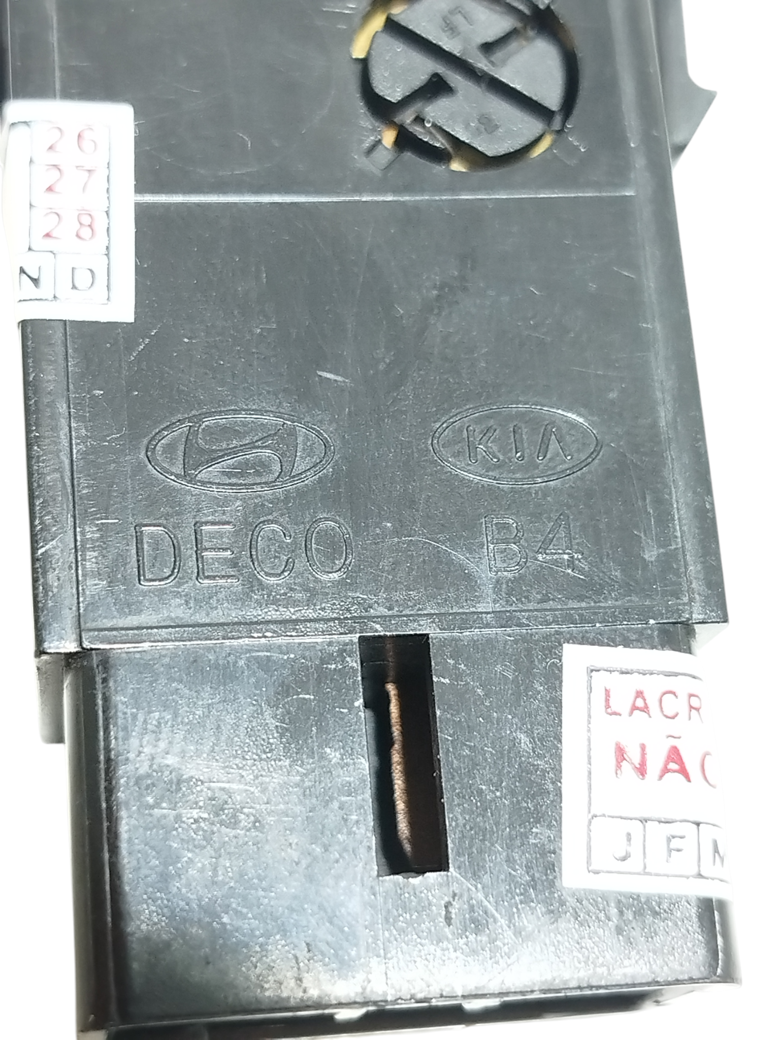 Moldura Botão Pisca Alerta Hyundai Tucson 2012 937902E000 5