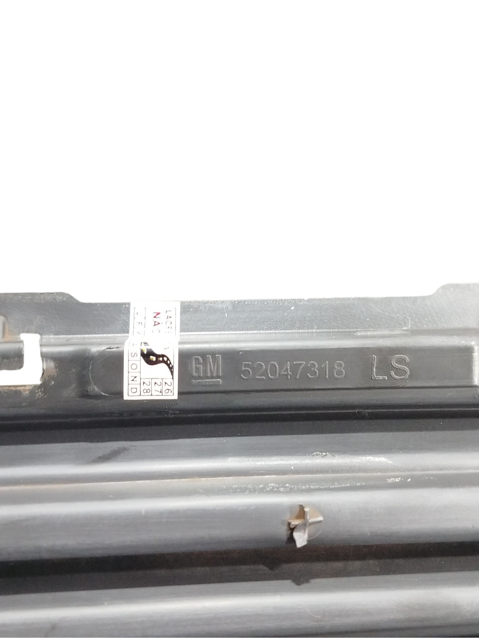 Grade Superior Radiador Chevrolet Onix 2016 52047318 Preto 1