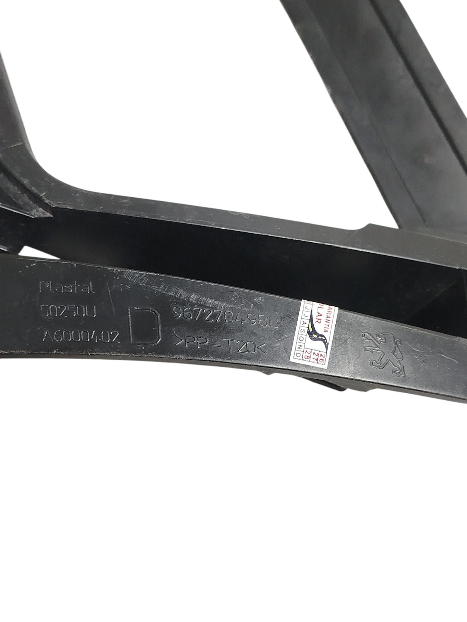 Suporte Farol Milha Direito Peugeot 408 2014 9672704980 Preto Direito