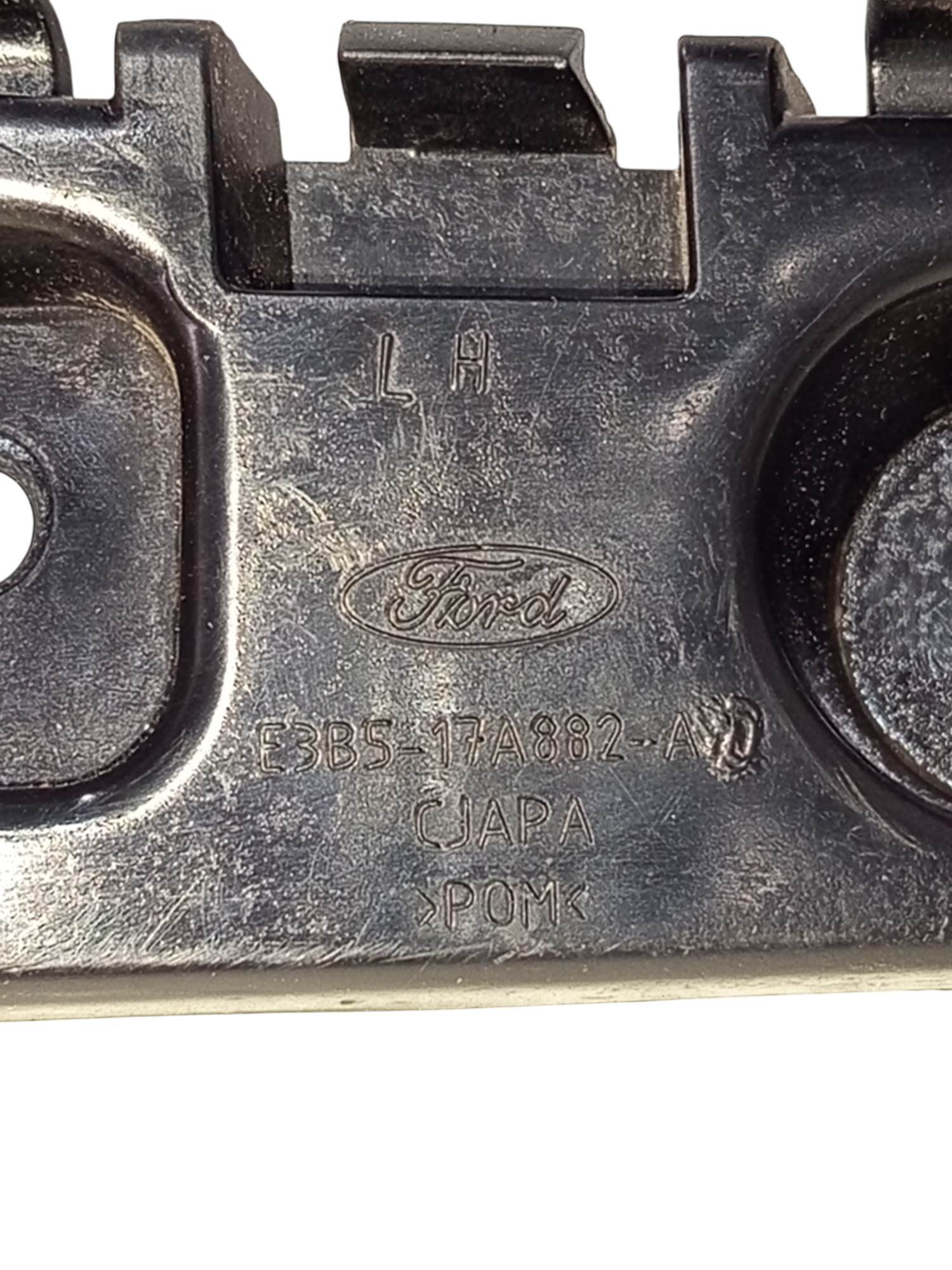 Guia Parachoque Traseiro Esquerdo Ford Ka 2015 A 2019 7