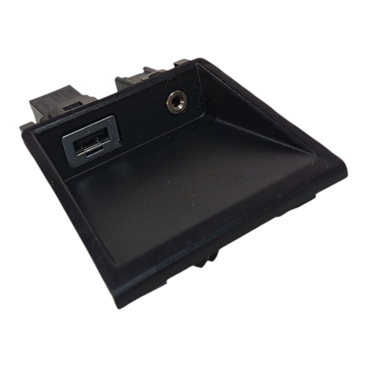 Acabamento Entrada Auxiliar Usb Volvo Xc60 T5 2013/2017 1