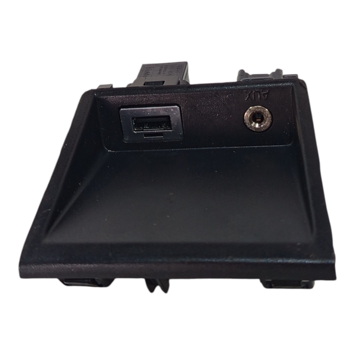 Acabamento Entrada Auxiliar Usb Volvo Xc60 T5 2013/2017 2