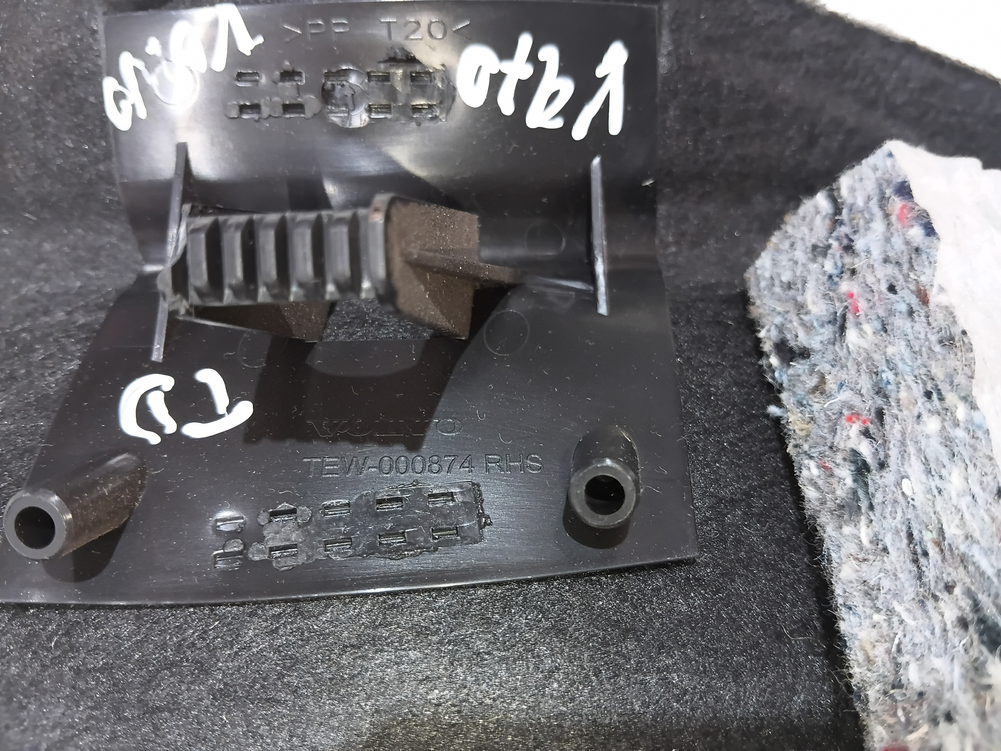 forro porta malas traseiro direito volvo xc60 2013/2017 9
