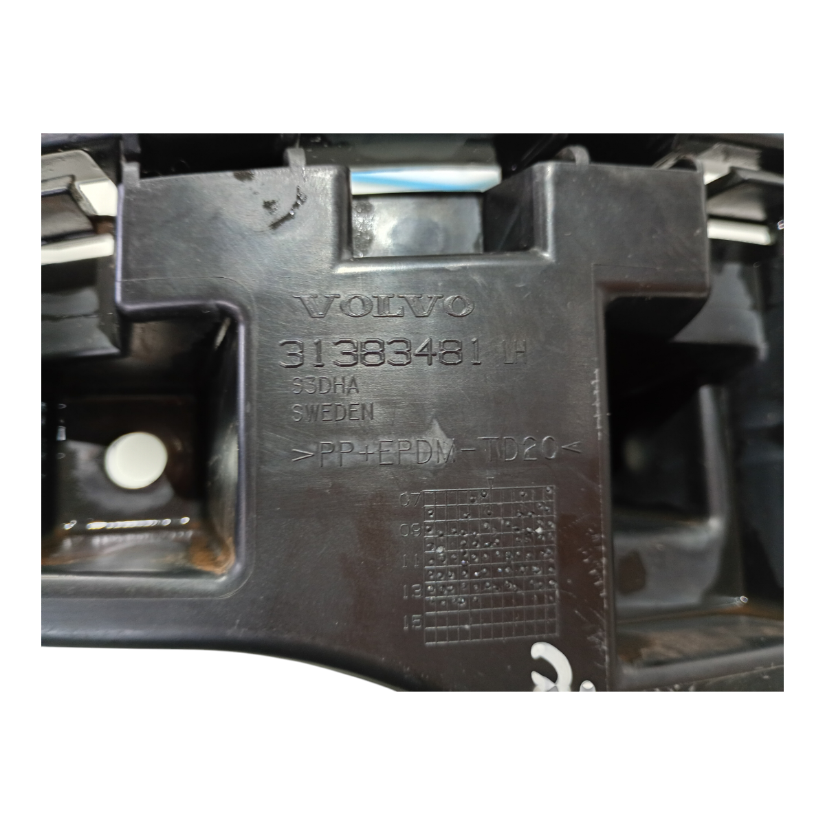 Guia Parachoque Traseiro Esquerdo Volvo Xc60 T5 2013 A 2017 5