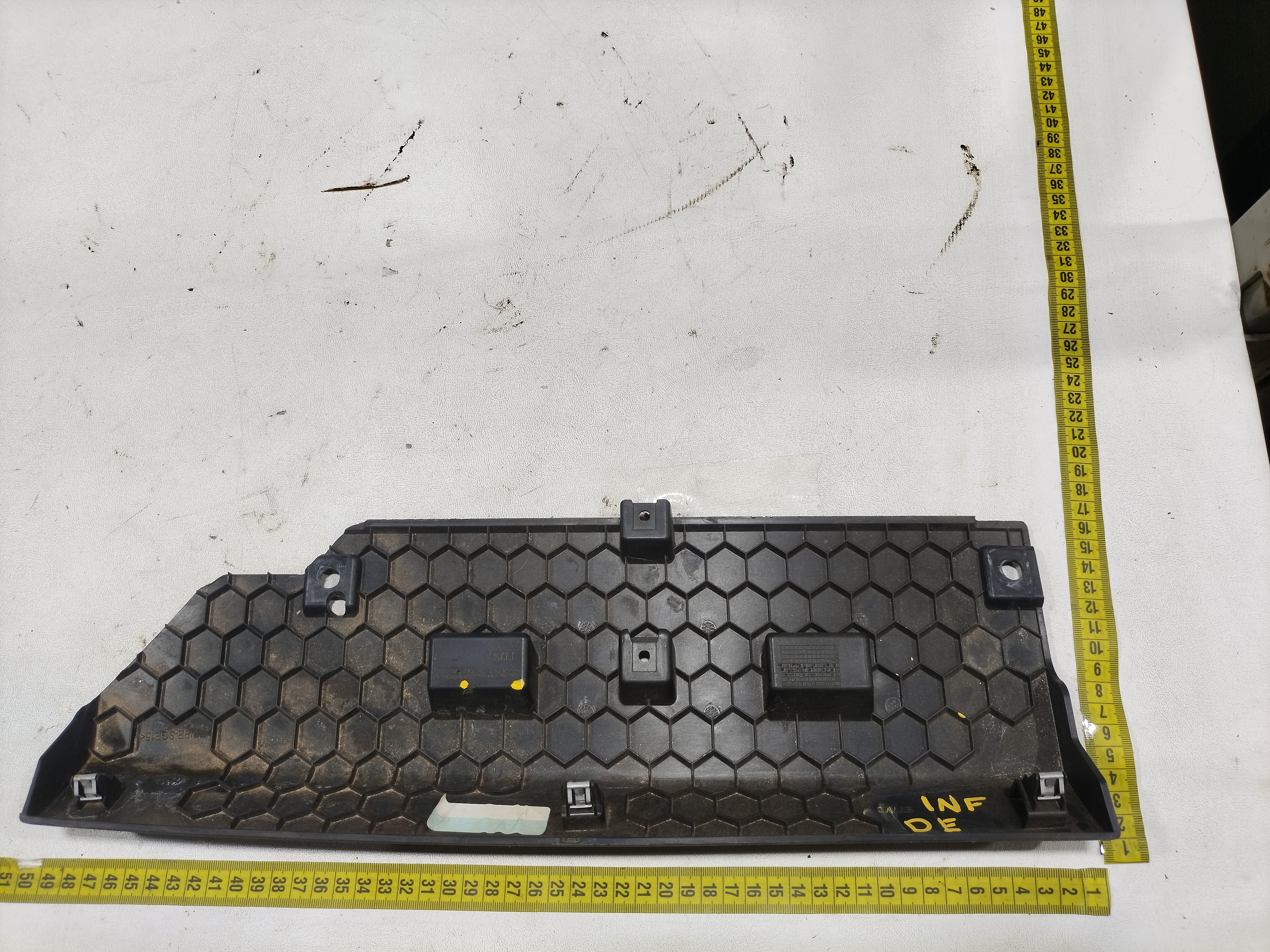 moldura inf esquerdo painel Discovery Sport 2022 7