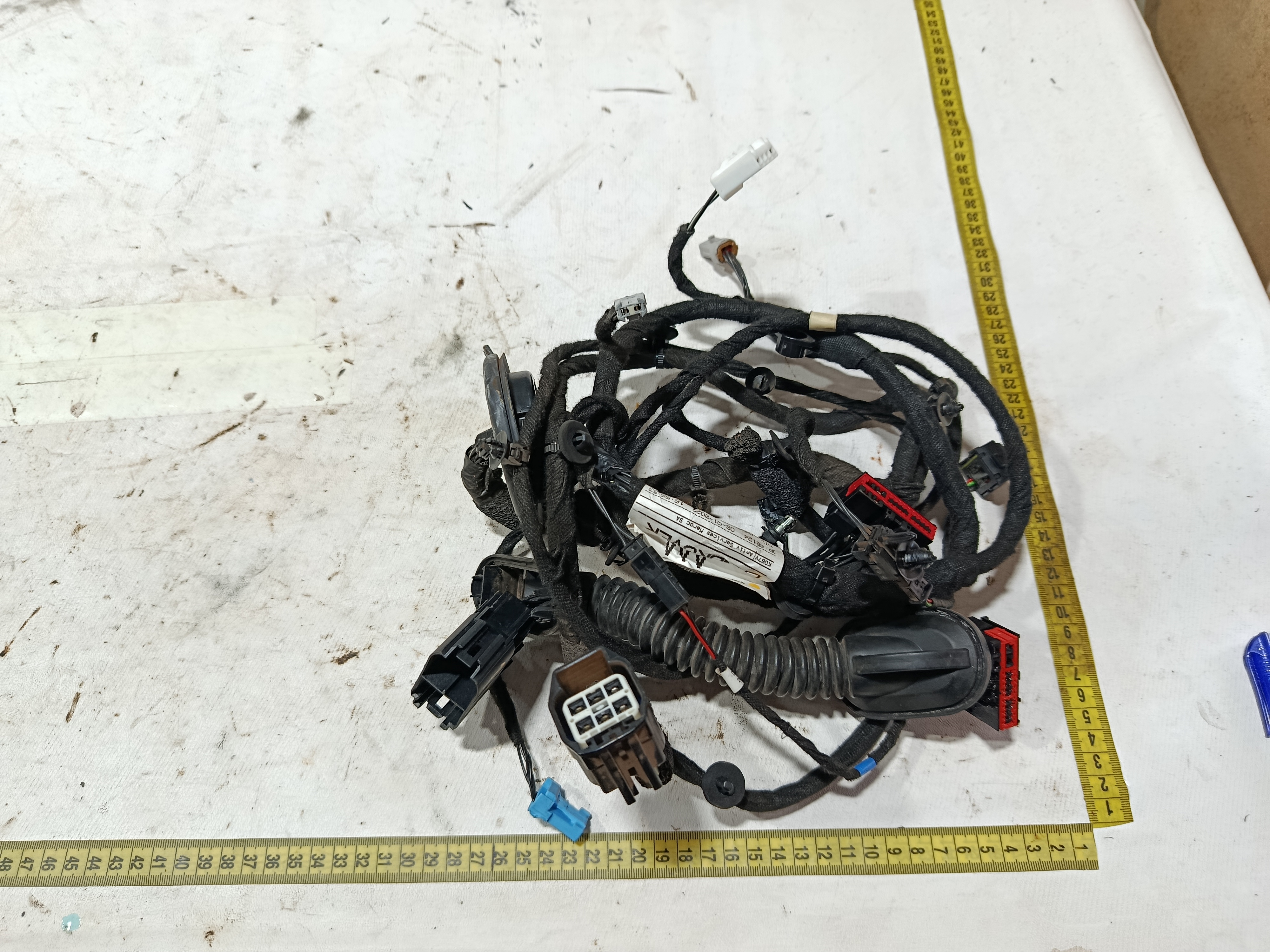 chicote porta traseira Esquerda Discovery Sport 2022 8