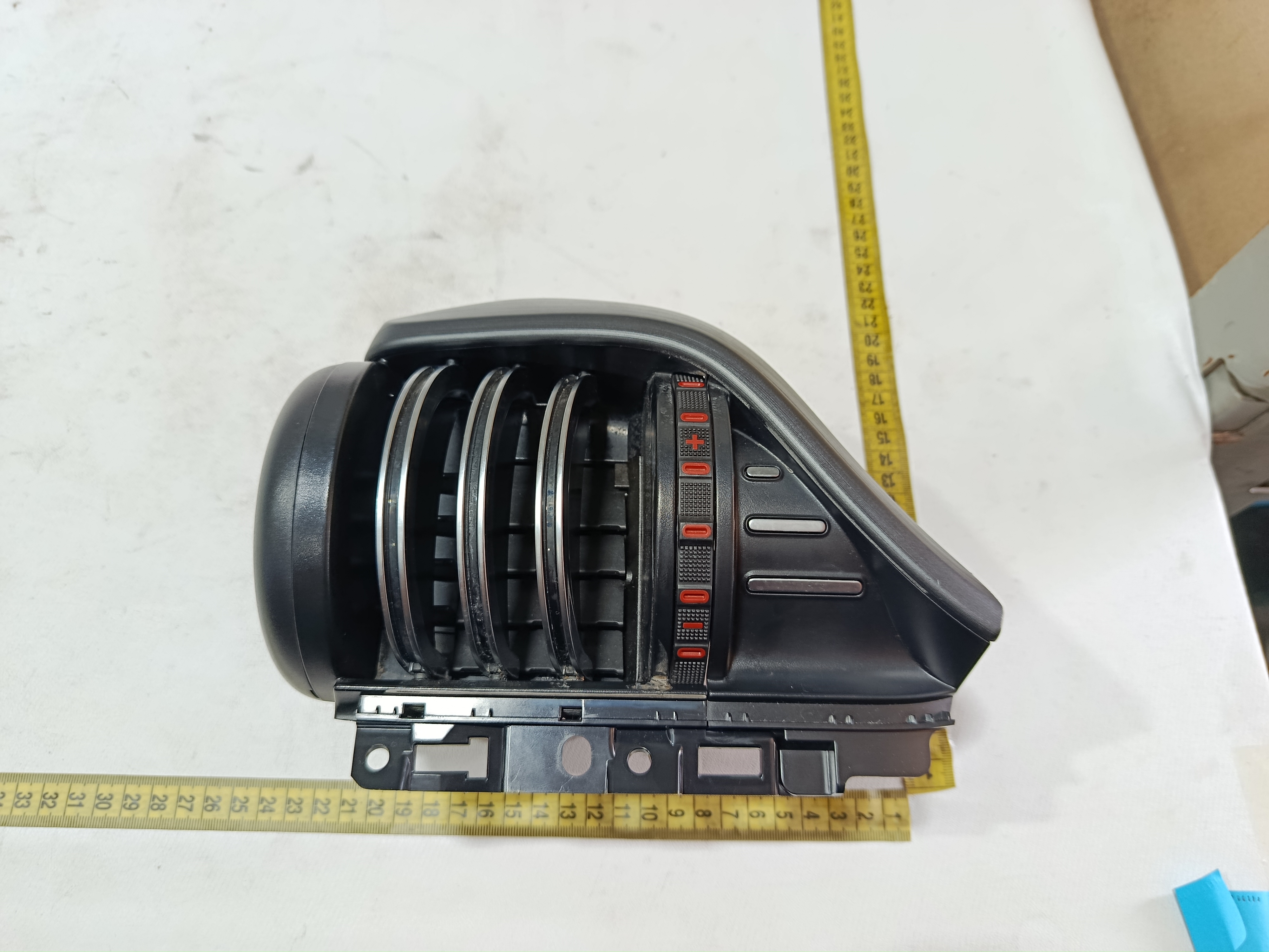Difusor ar Esq BYD YUAN PLUS 2025 8