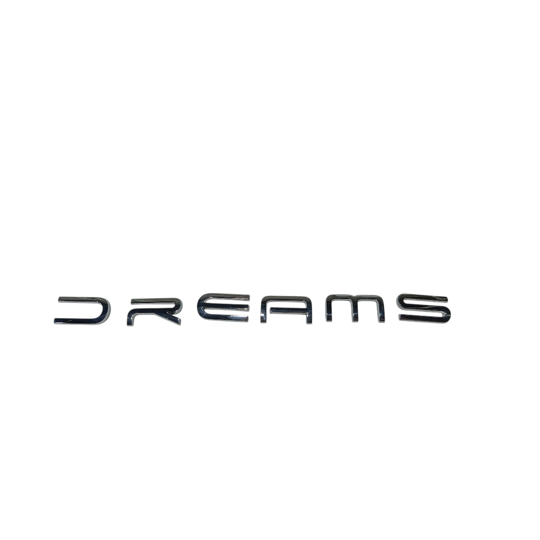 Letreiro DREAMS tampa traseira BYD YUAN PLUS 2025 1