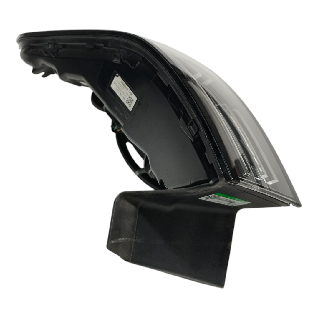 Lanterna direita BYD King GS 2025 4