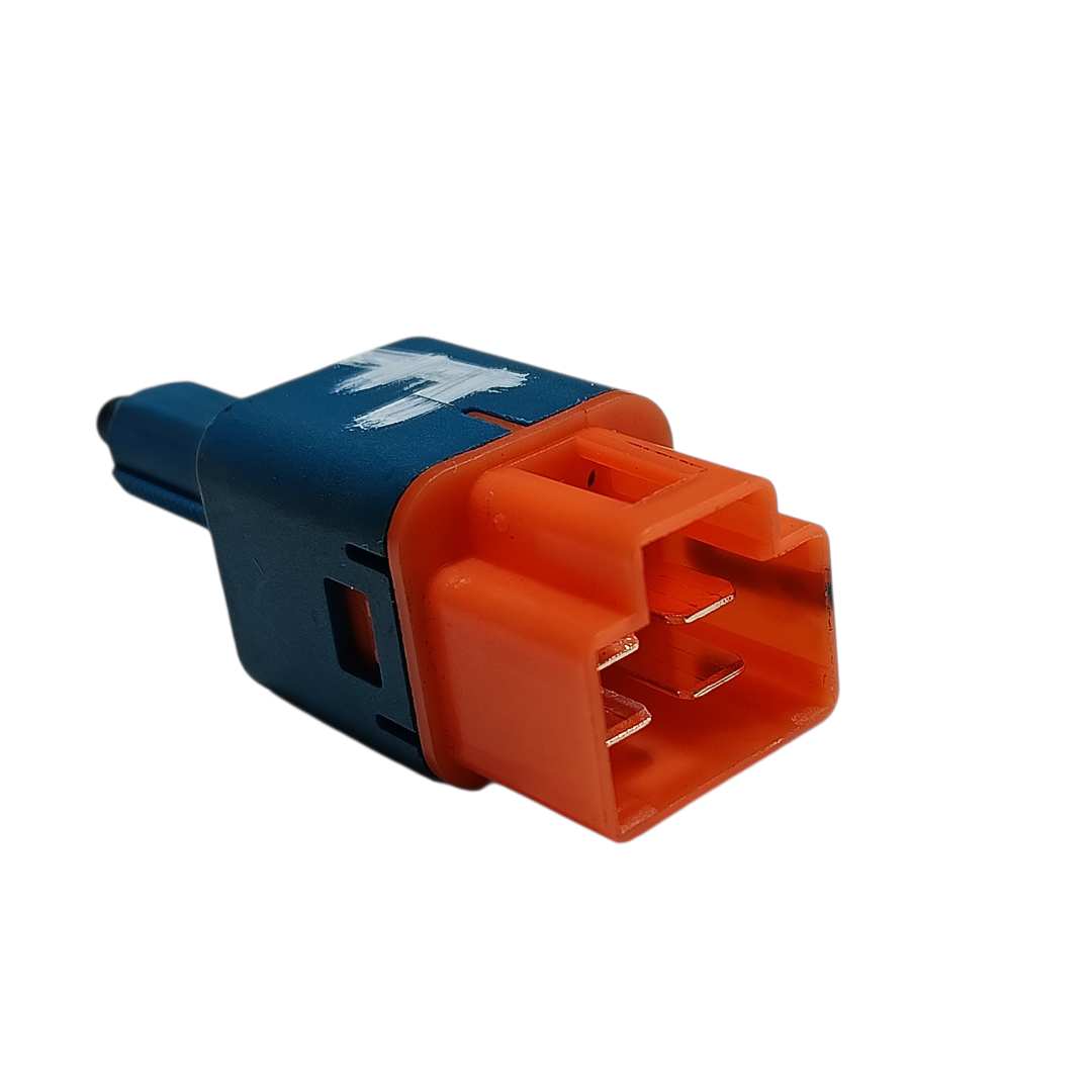 interruptor sensor pedal freio Byd king gs 2025 3