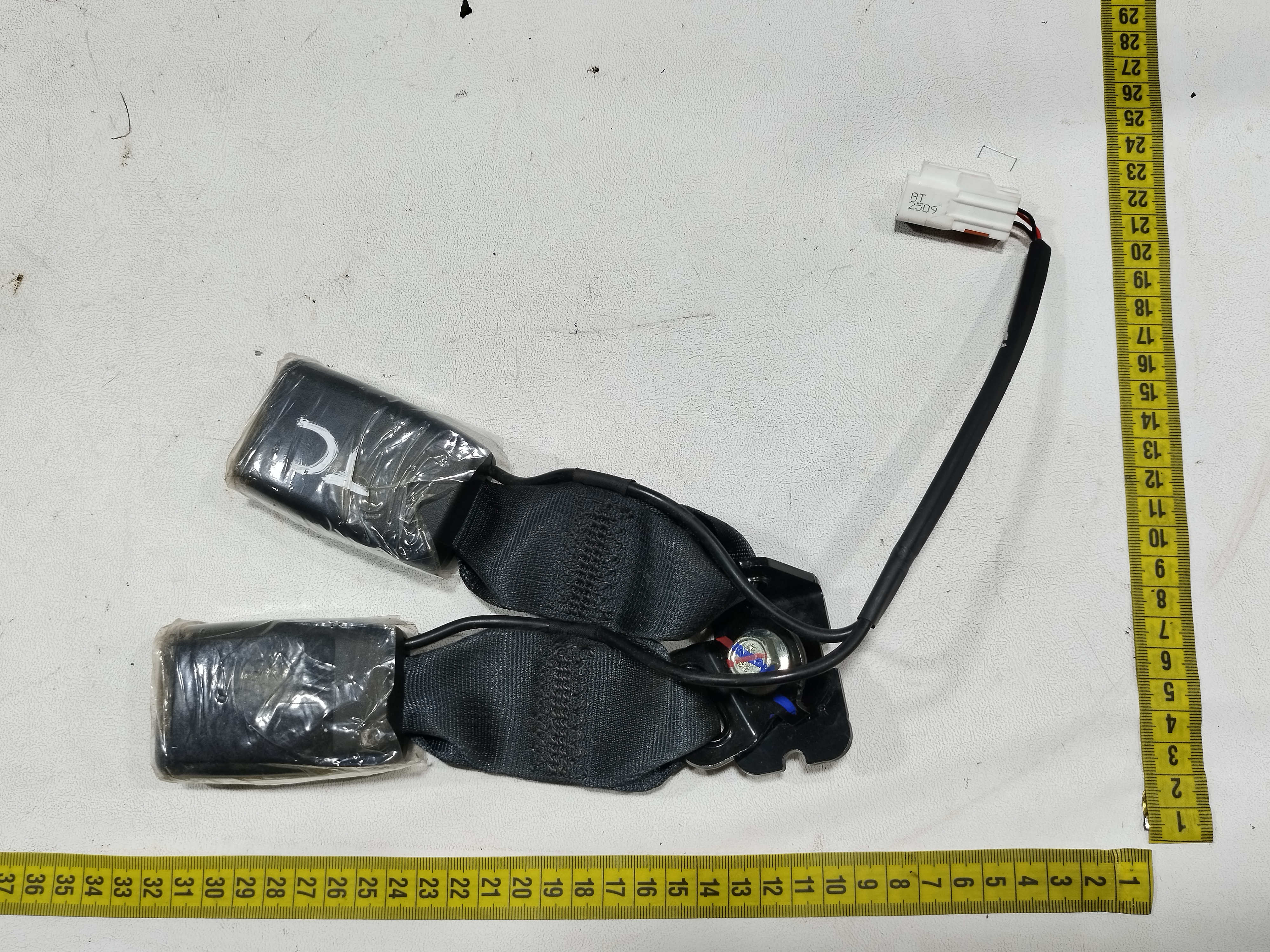 engate cinto traseiro central Byd king gs 2025 9