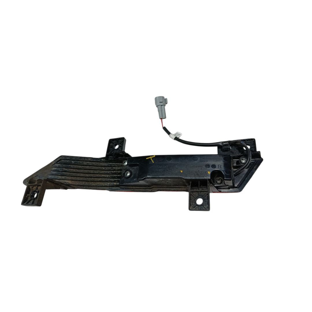 lanterna direita parachoque traseiro Byd king gs 2025 3