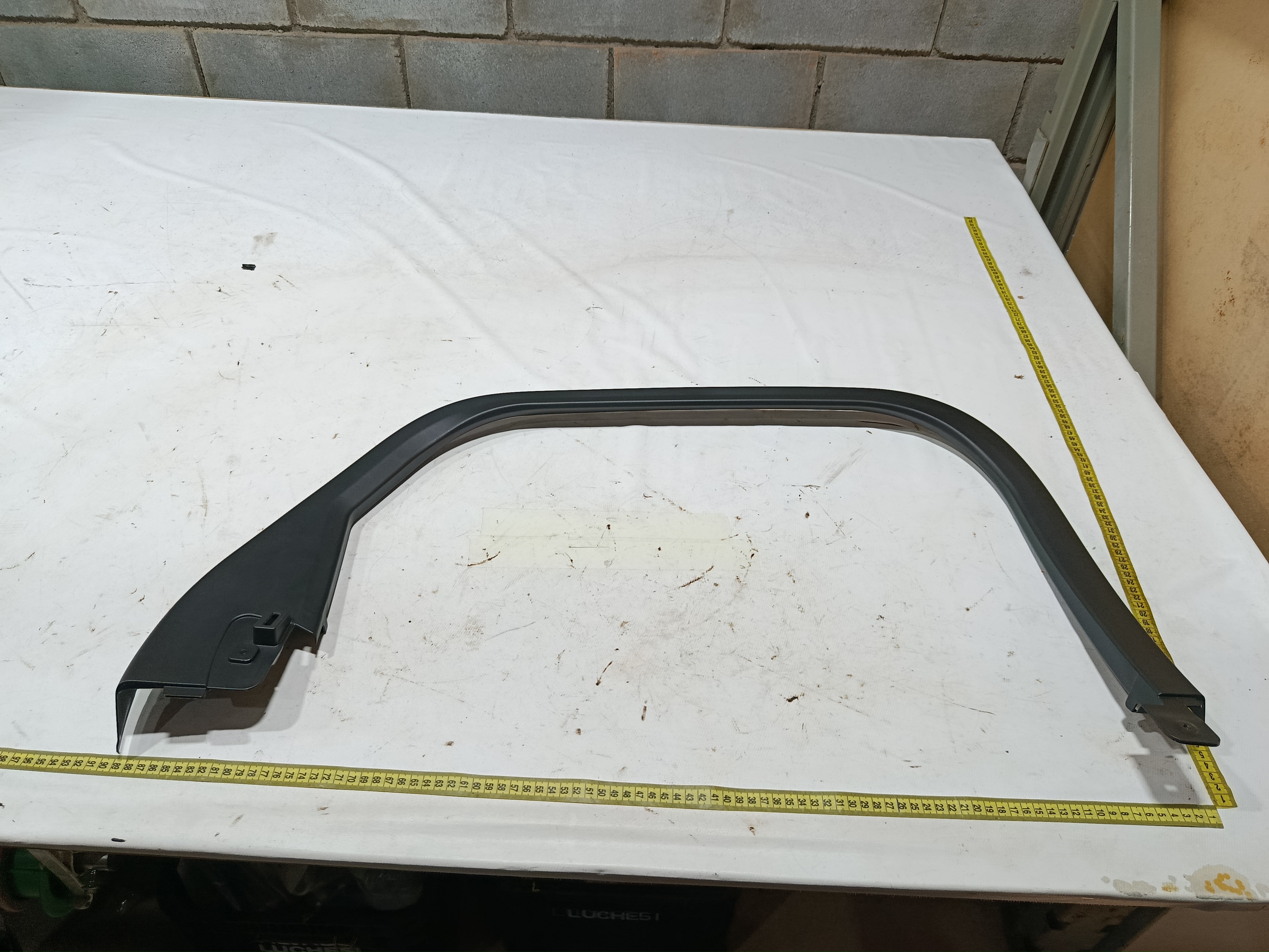 Moldura porta traseira Esquerda BYD KING GS 1.5 2025 10