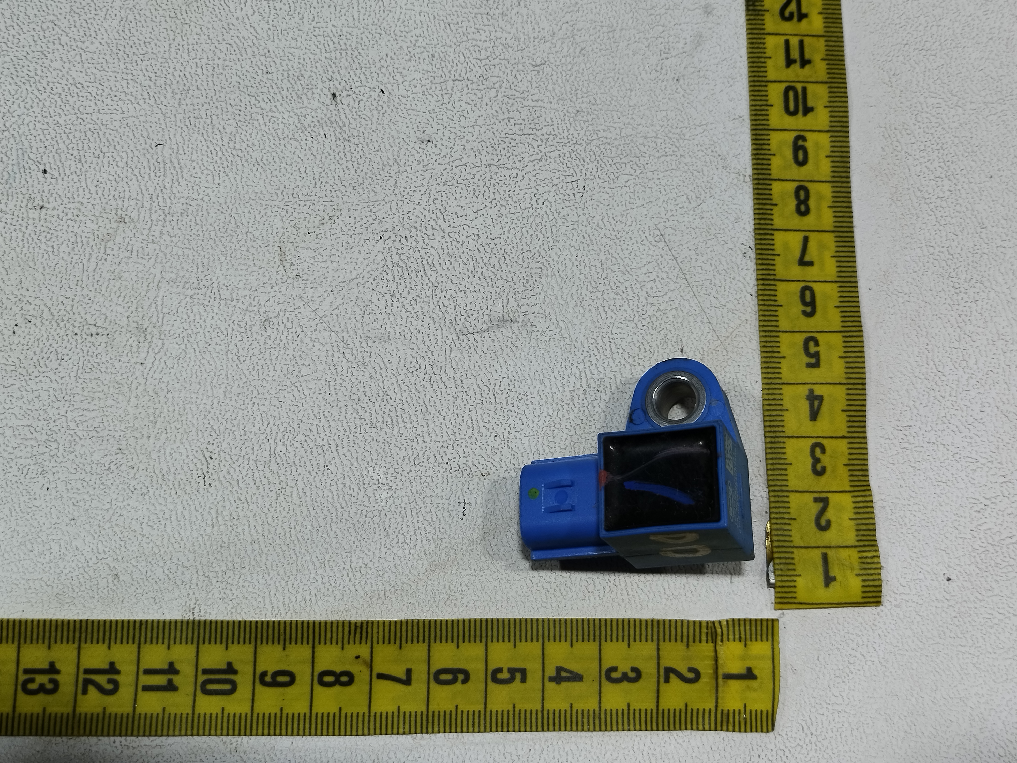 sensor impacto dianteiro direito BYD KING GS 1.5 2025 9