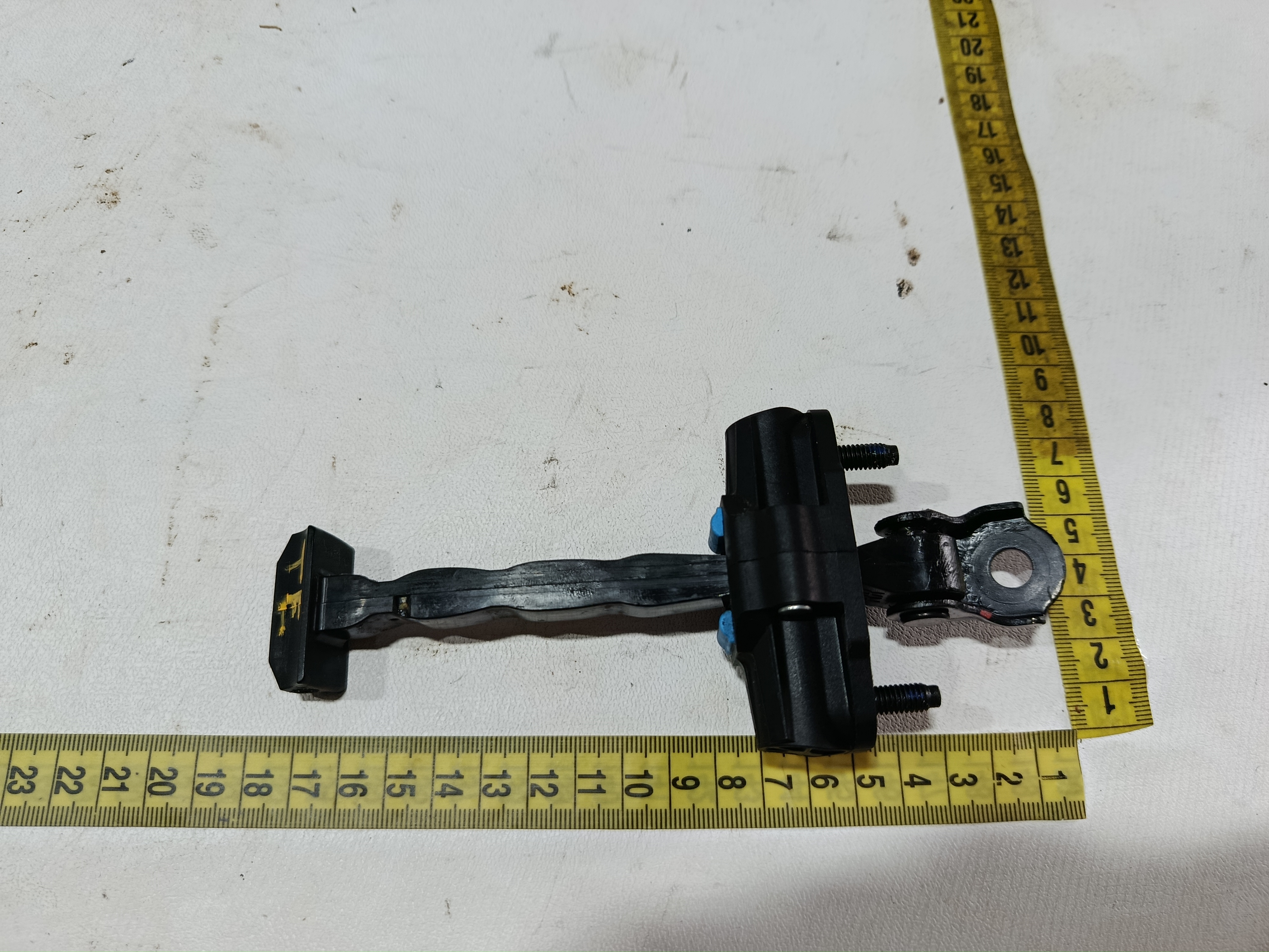 limitador porta traseira esquerda Byd king gs 2025 6