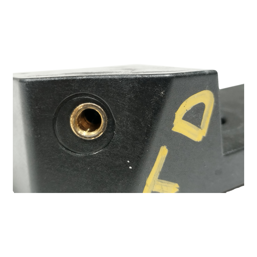 suporte lanterna direita BYD KING GS 1.5 2025 3
