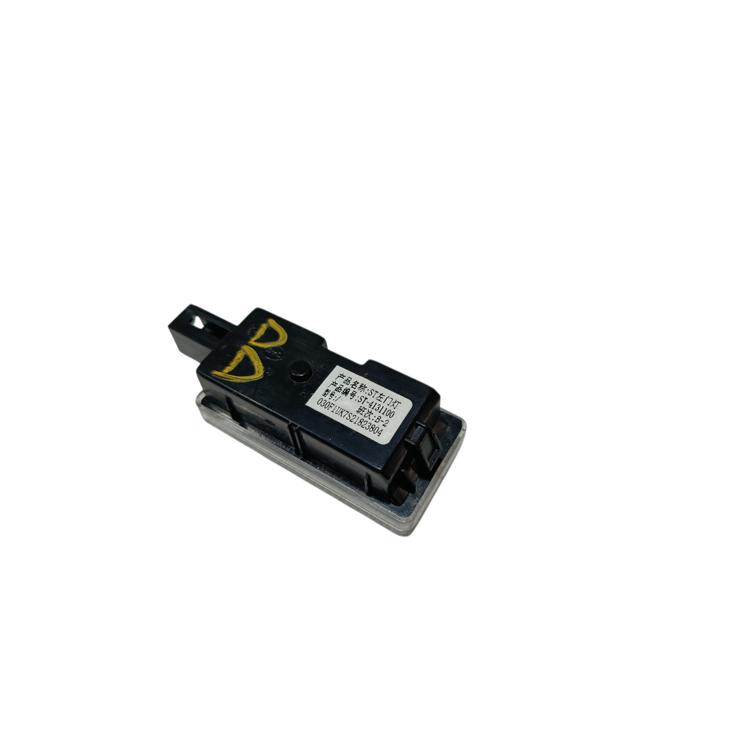 luz forro porta dianteira direita Byd king gs 2025 6