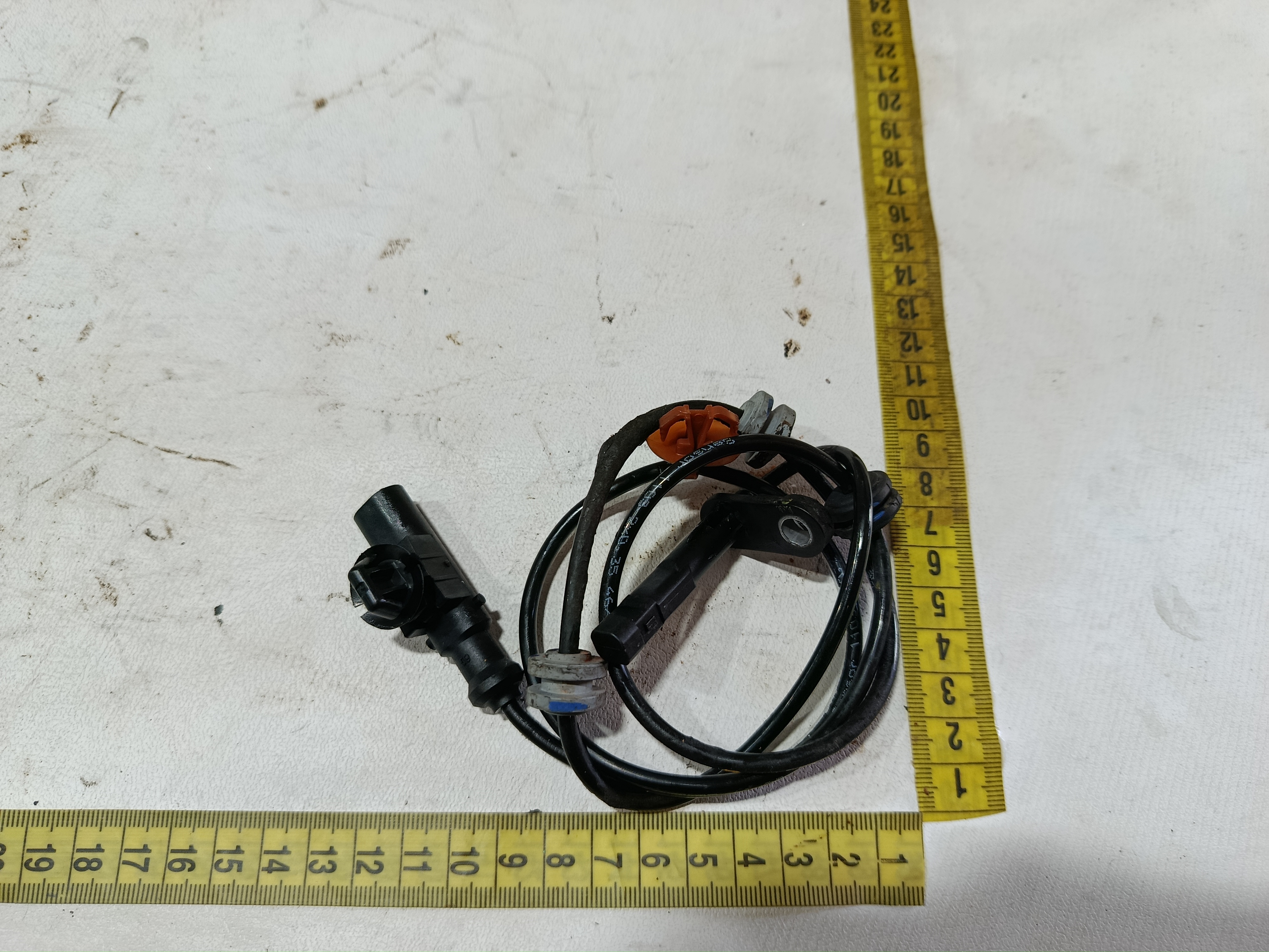 sensor abs dianteiro Esquerdo  BYD KING GS 1.5 2025 8