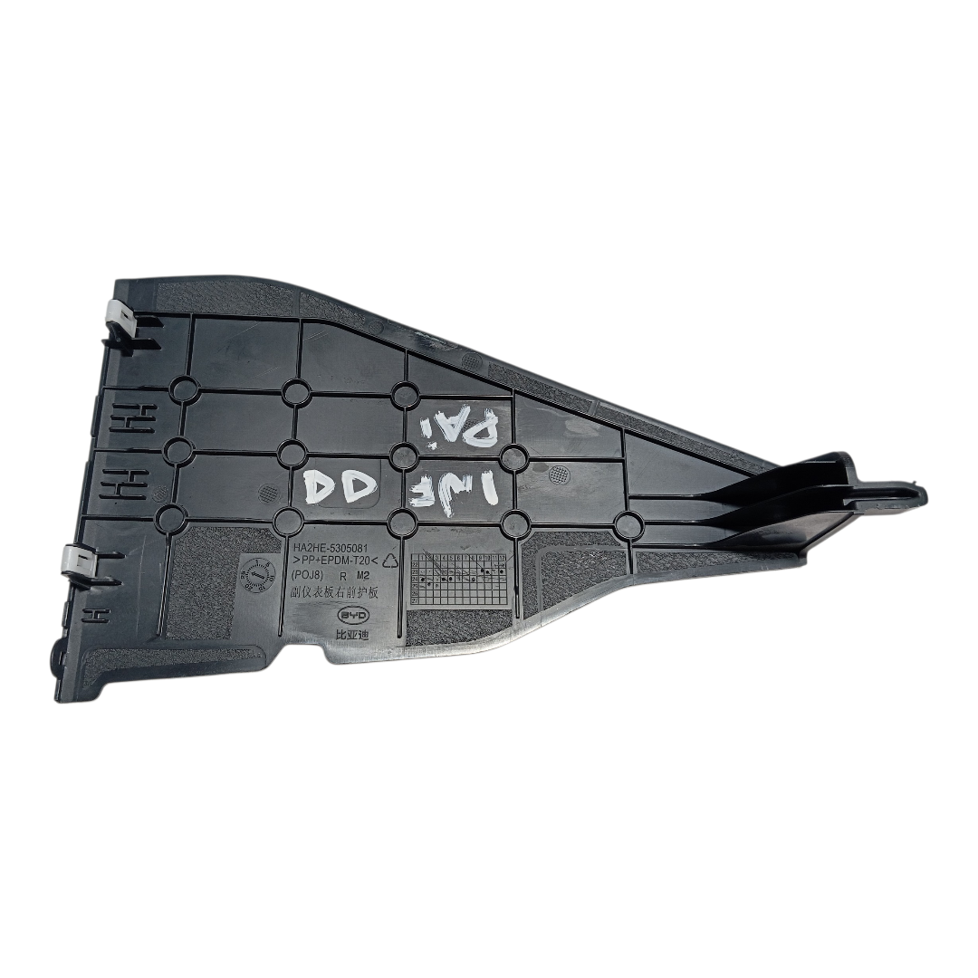 acabamento painel dianteiro direito Byd king gs 2025 8