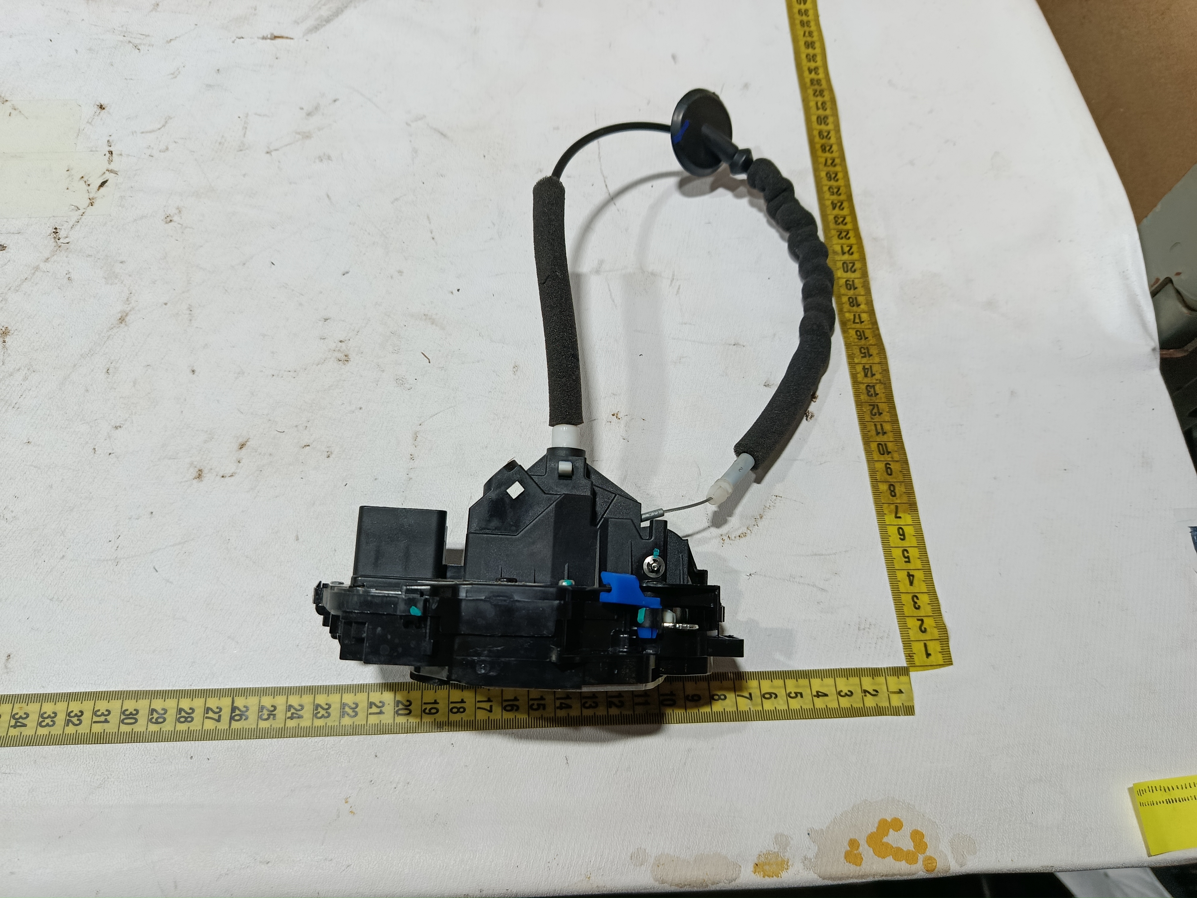 fechadura porta dianteira direita Byd king gs 2025 9