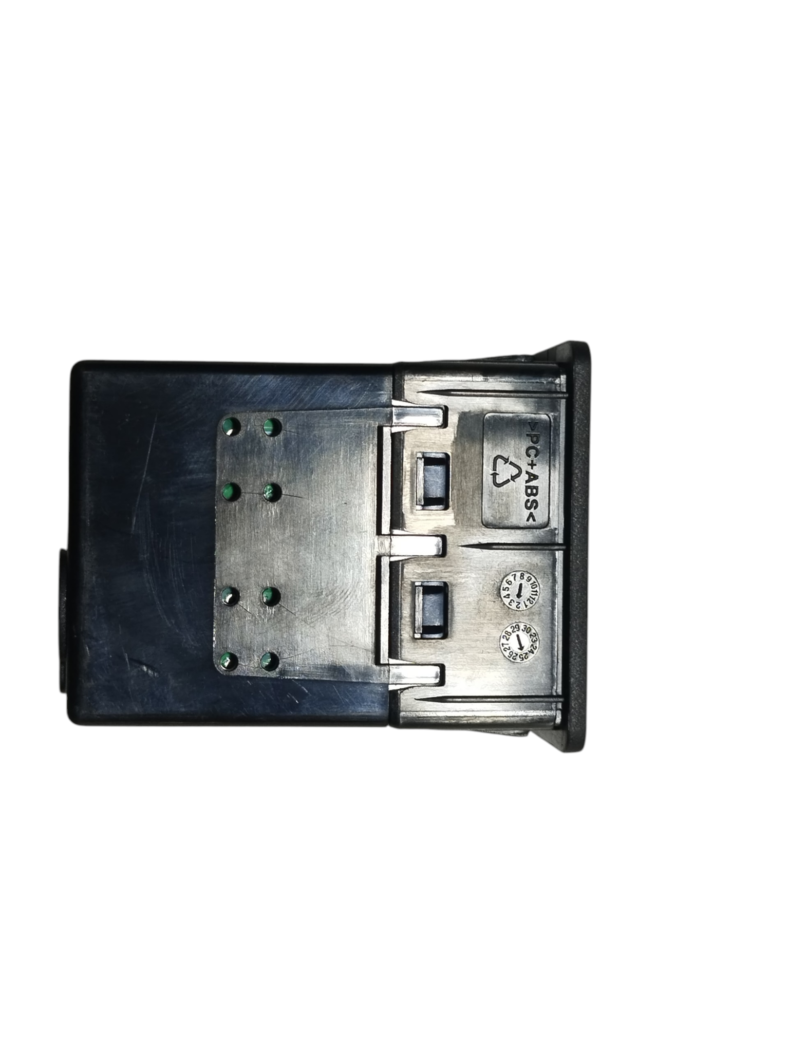 tomada entrada USB USBC dianteiro Byd king gs 2025 4