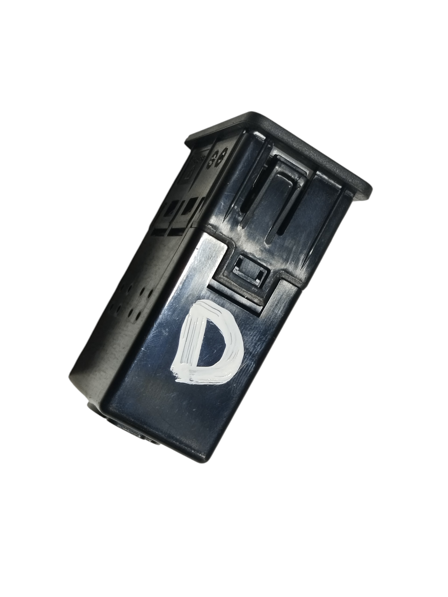 tomada entrada USB USBC dianteiro Byd king gs 2025 5