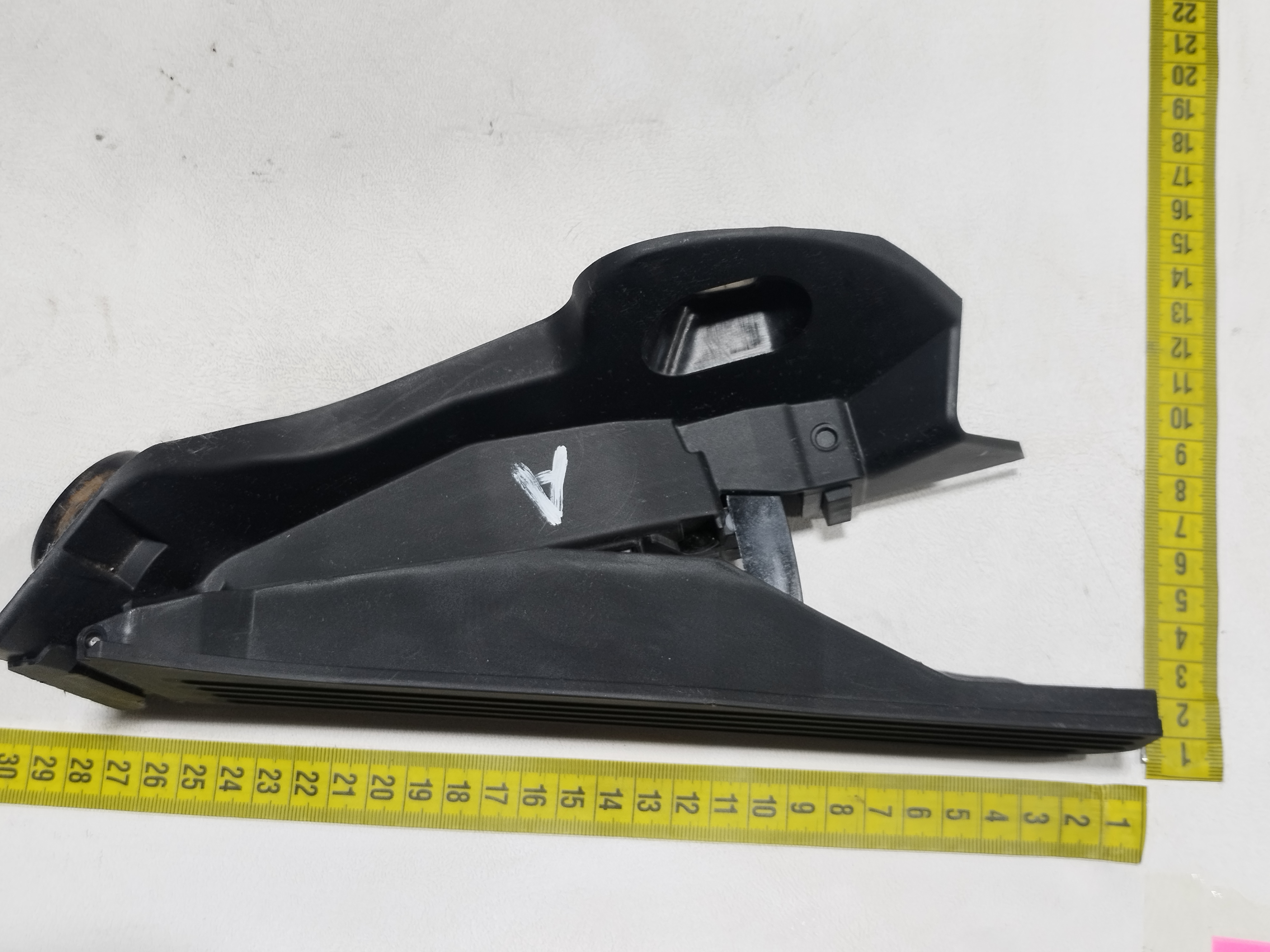 pedal acelerador Byd king gs 2025 10