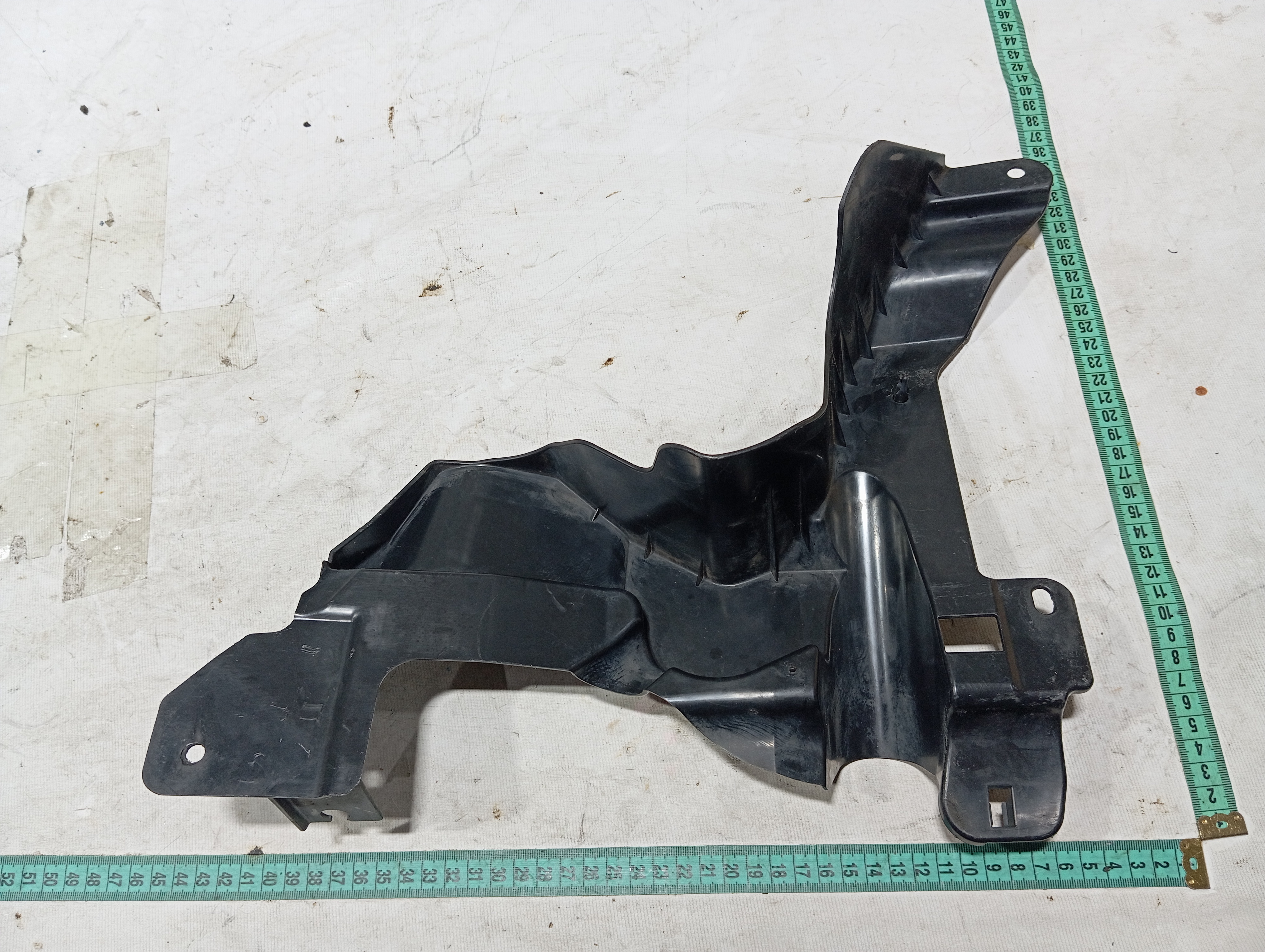 Defletor direito caixa roda Discovery sport  2020 v680 8