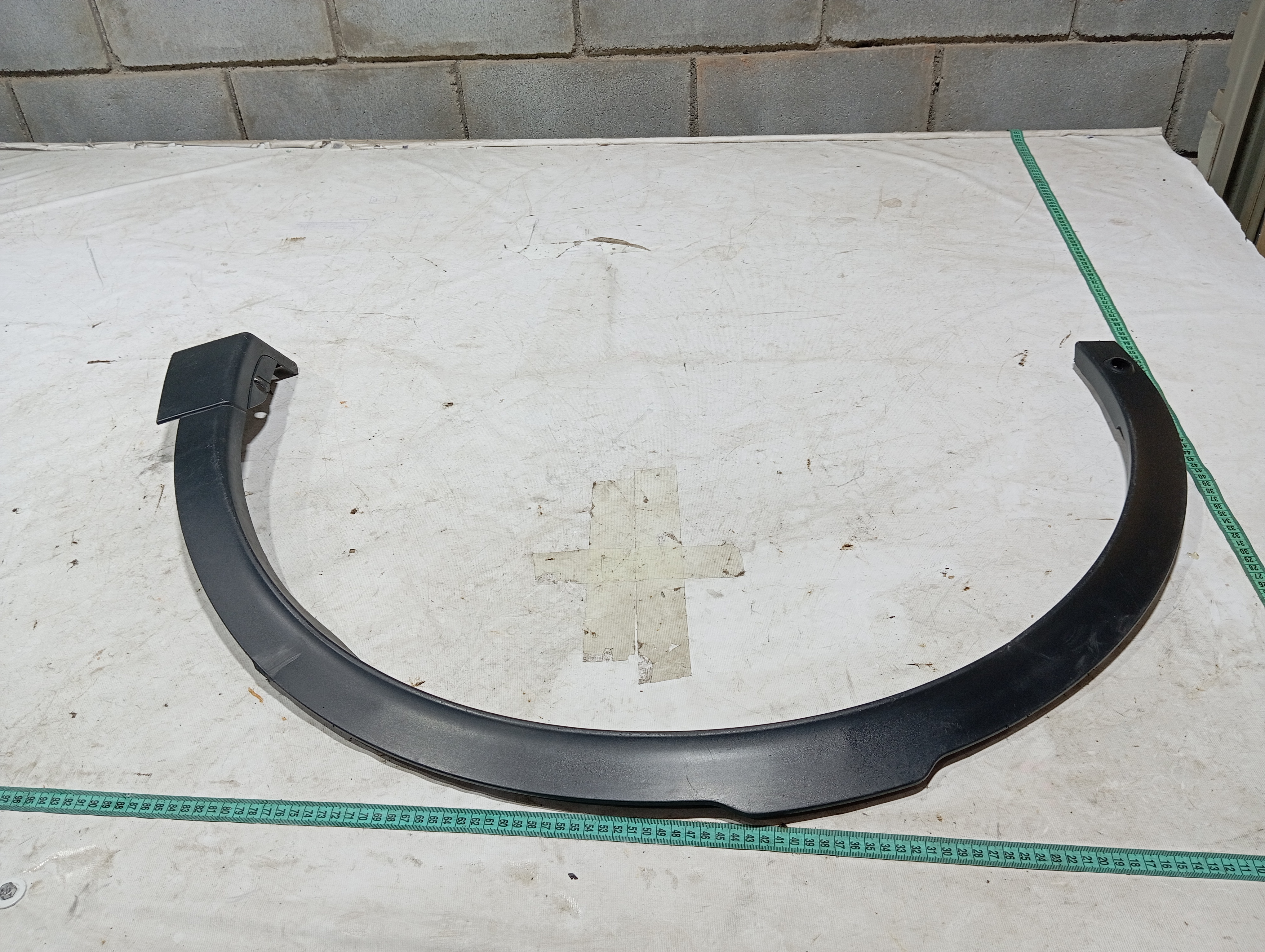 Moldura paralama esquerdo discovery sport 2020 V680 9