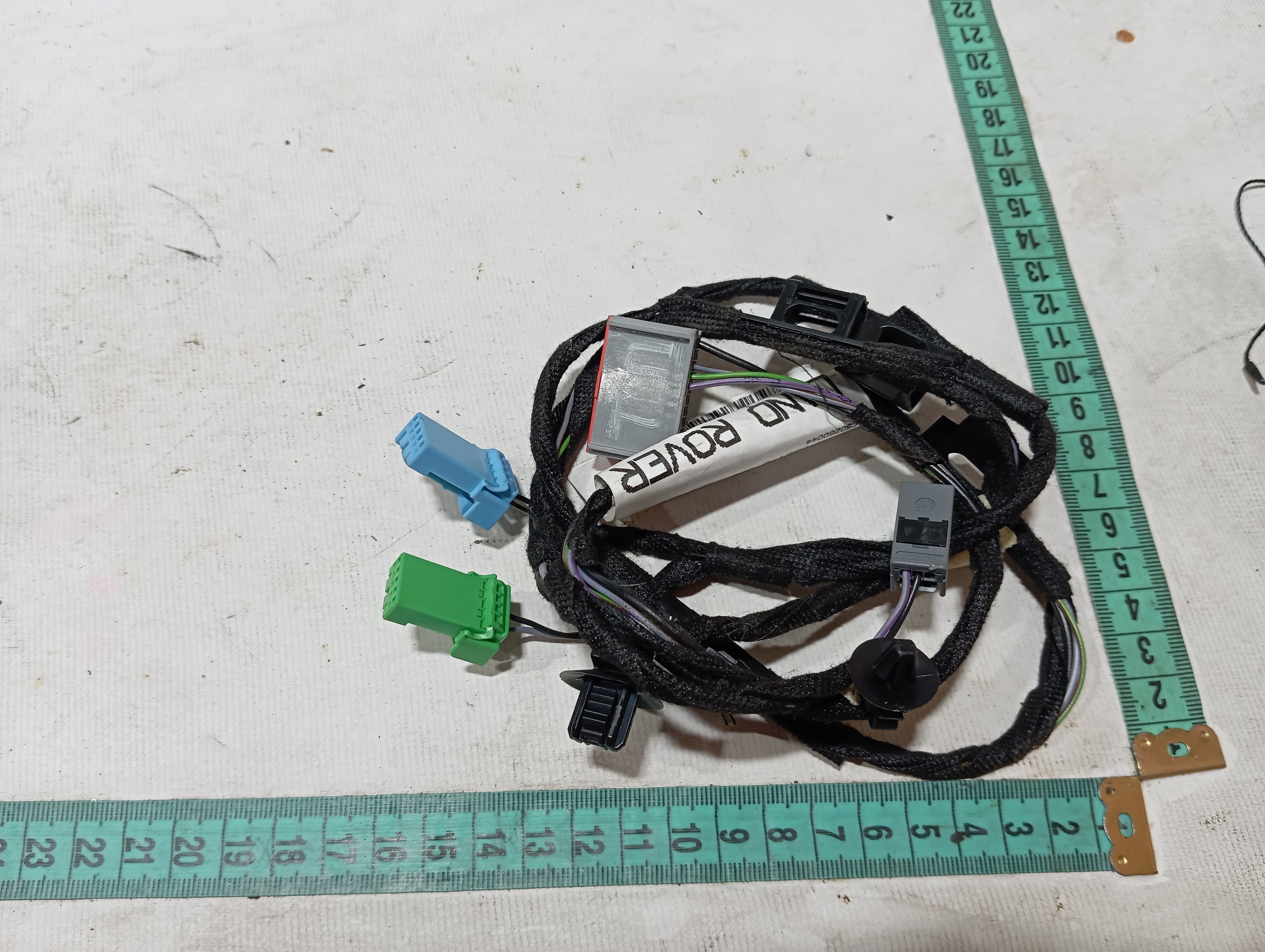 Chicote tampa traseira direita discovery sport 2020 V680 8