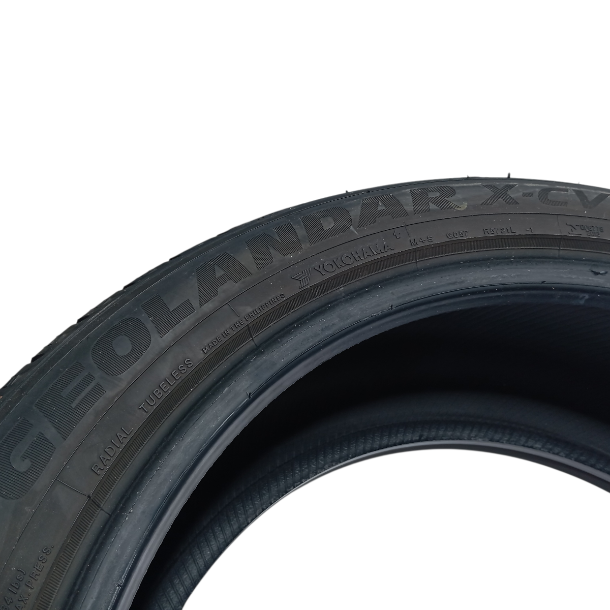 Pneu Yokohama Geolandar X-cv 235/50r20 104w 3