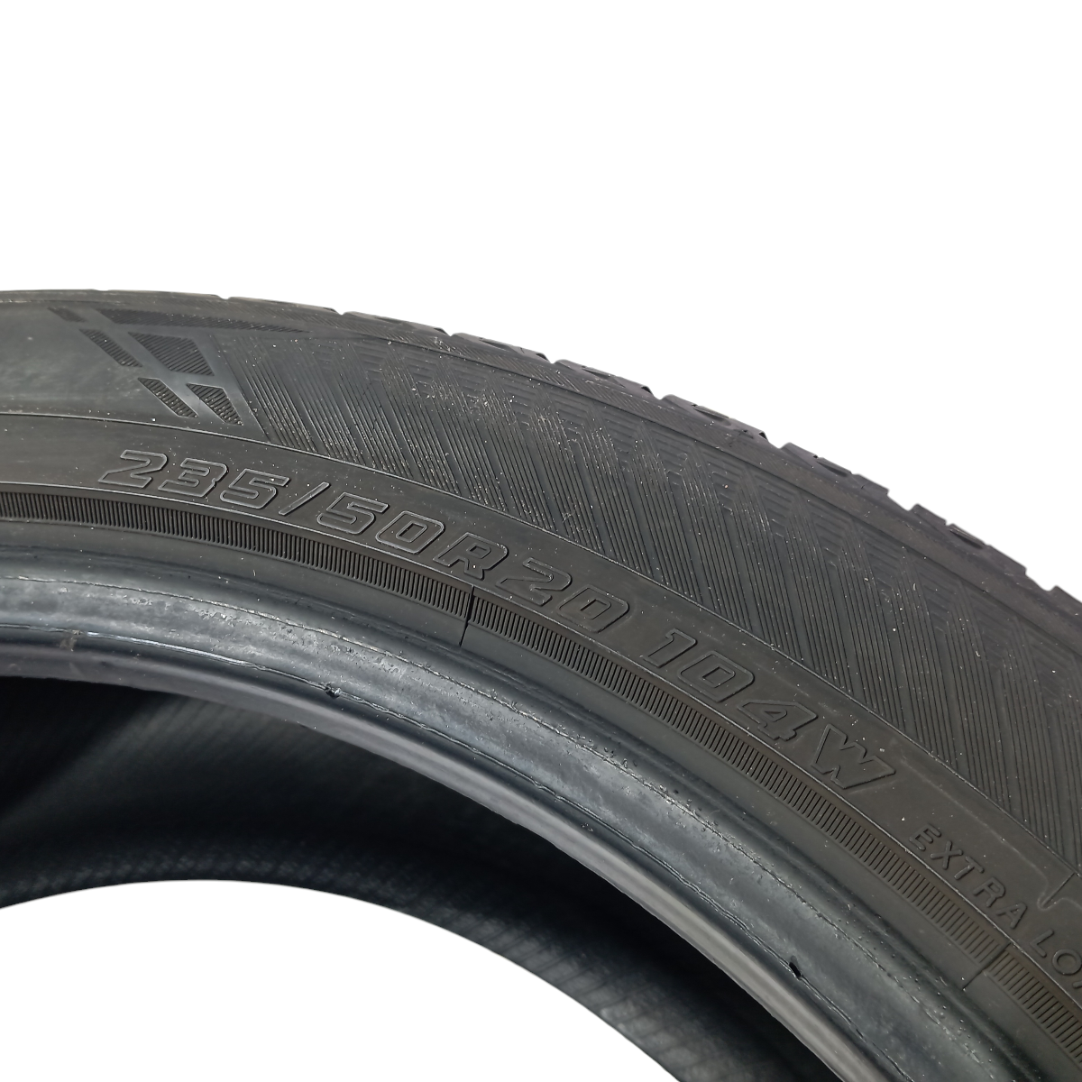 Pneu Yokohama Geolandar X-cv 235/50r20 104w 4